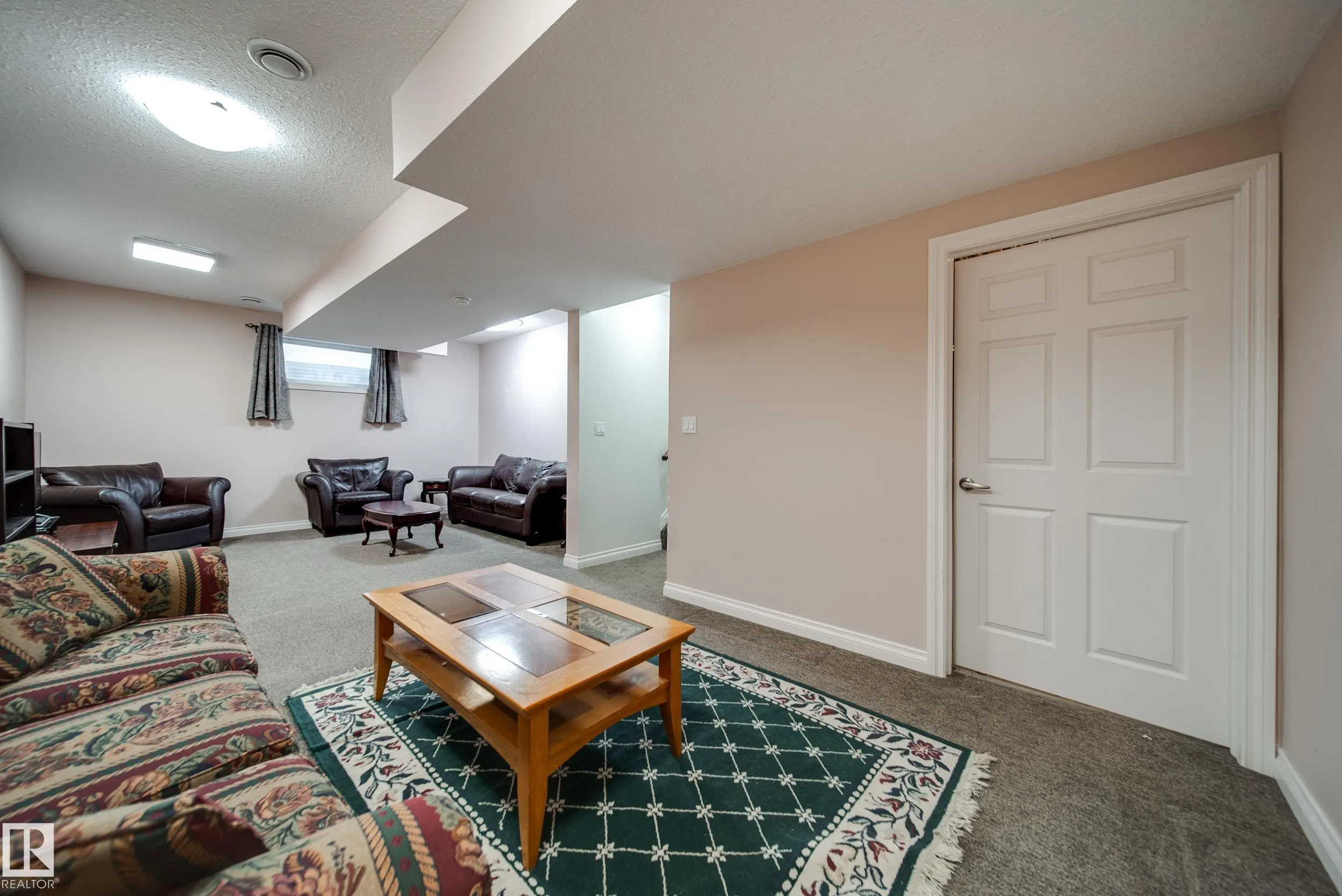 2410 WARRY Place