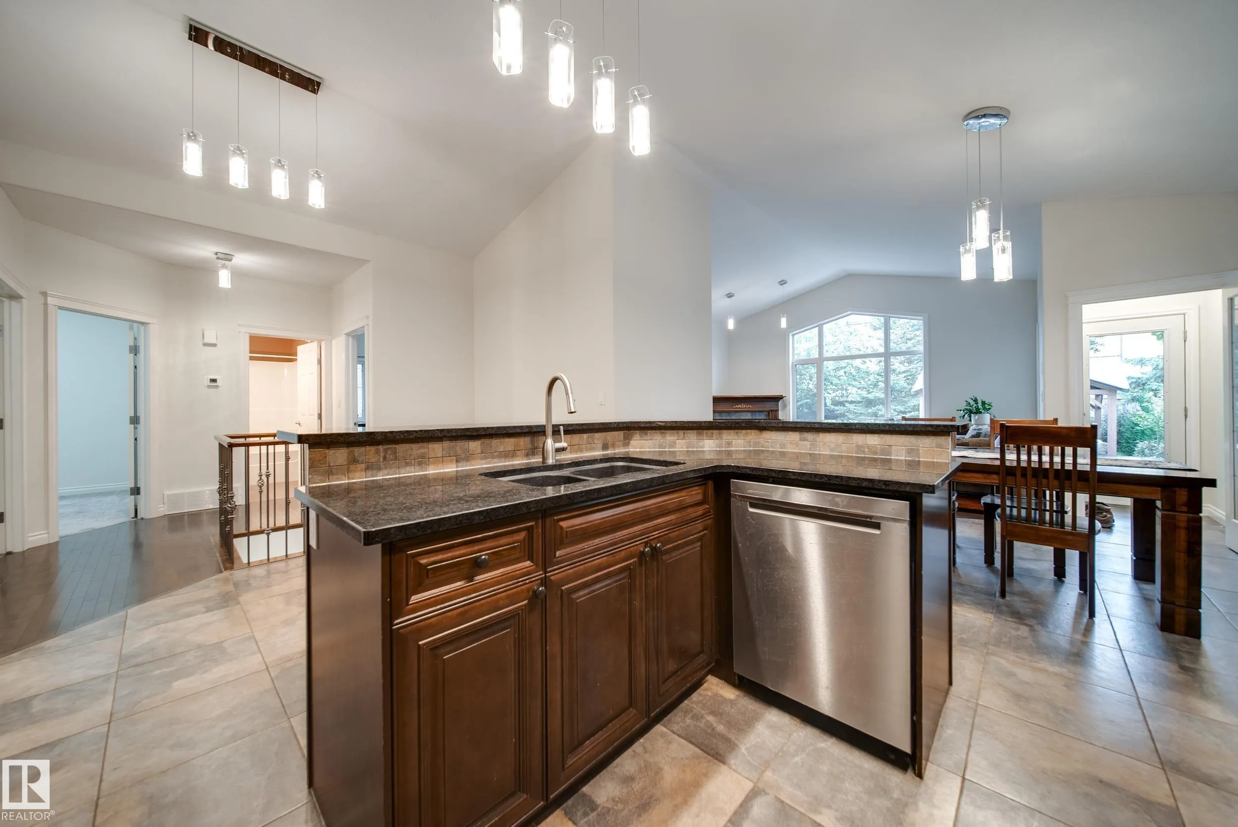 2410 WARRY Place
