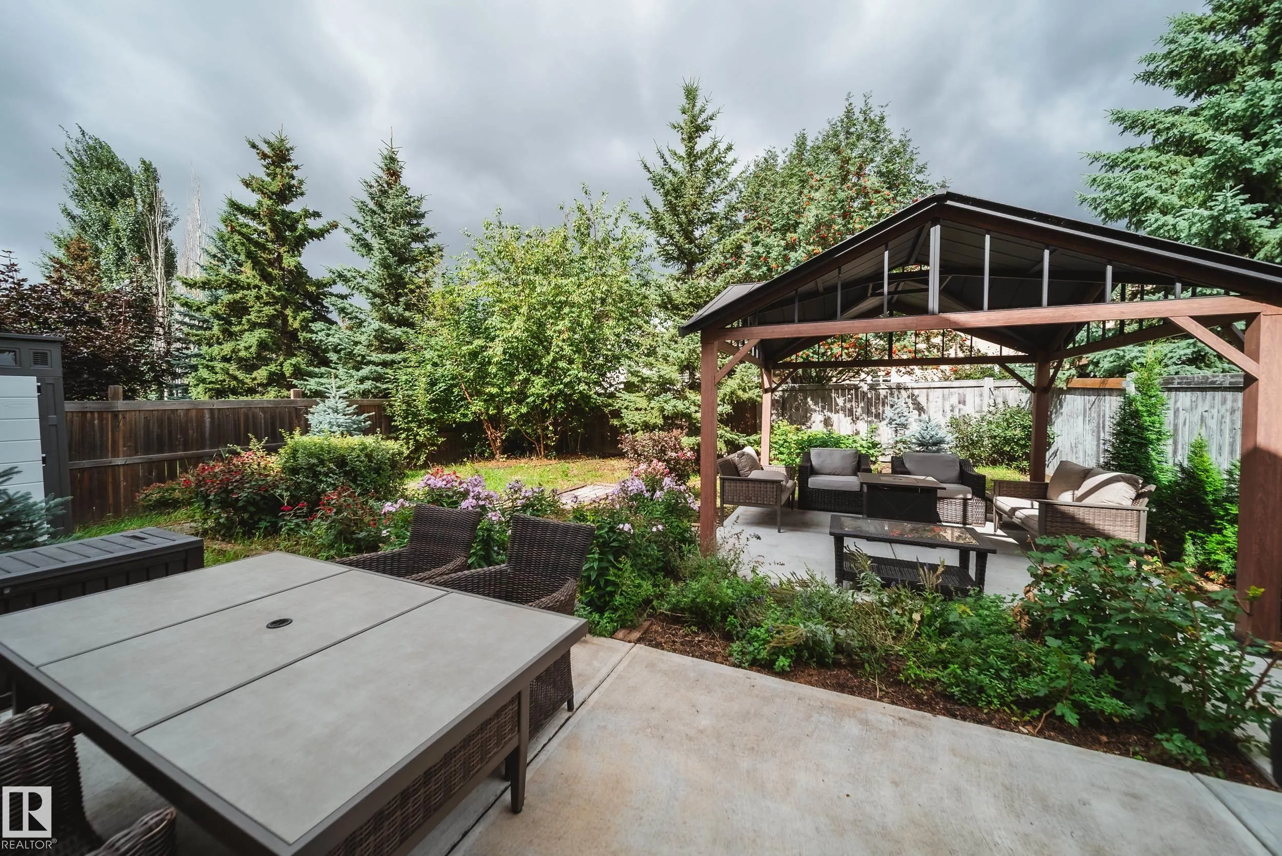 2410 WARRY Place