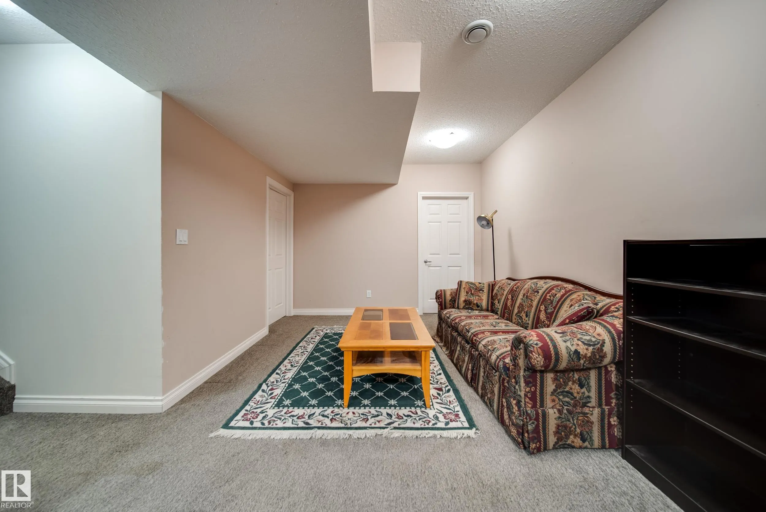 2410 WARRY Place