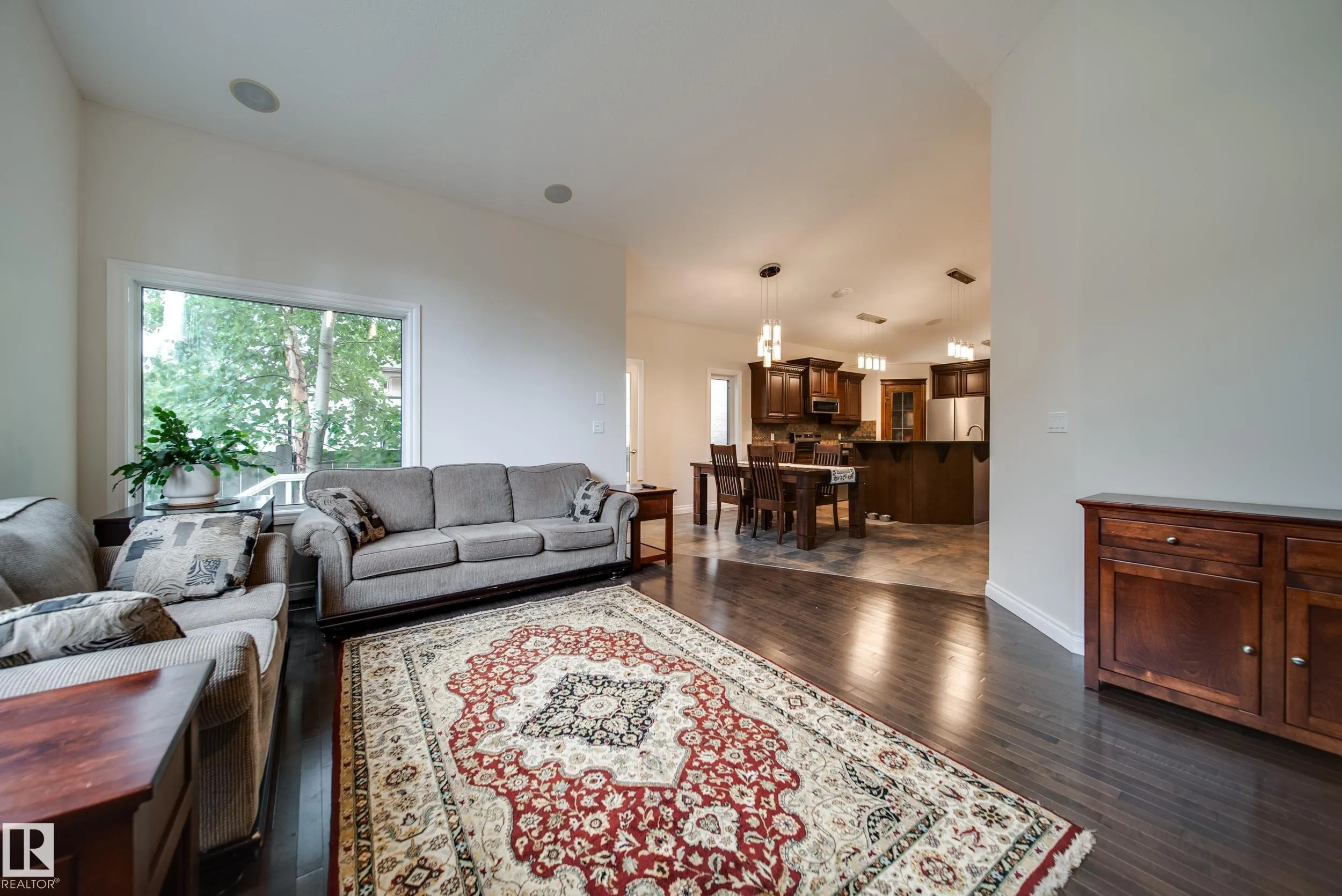2410 WARRY Place
