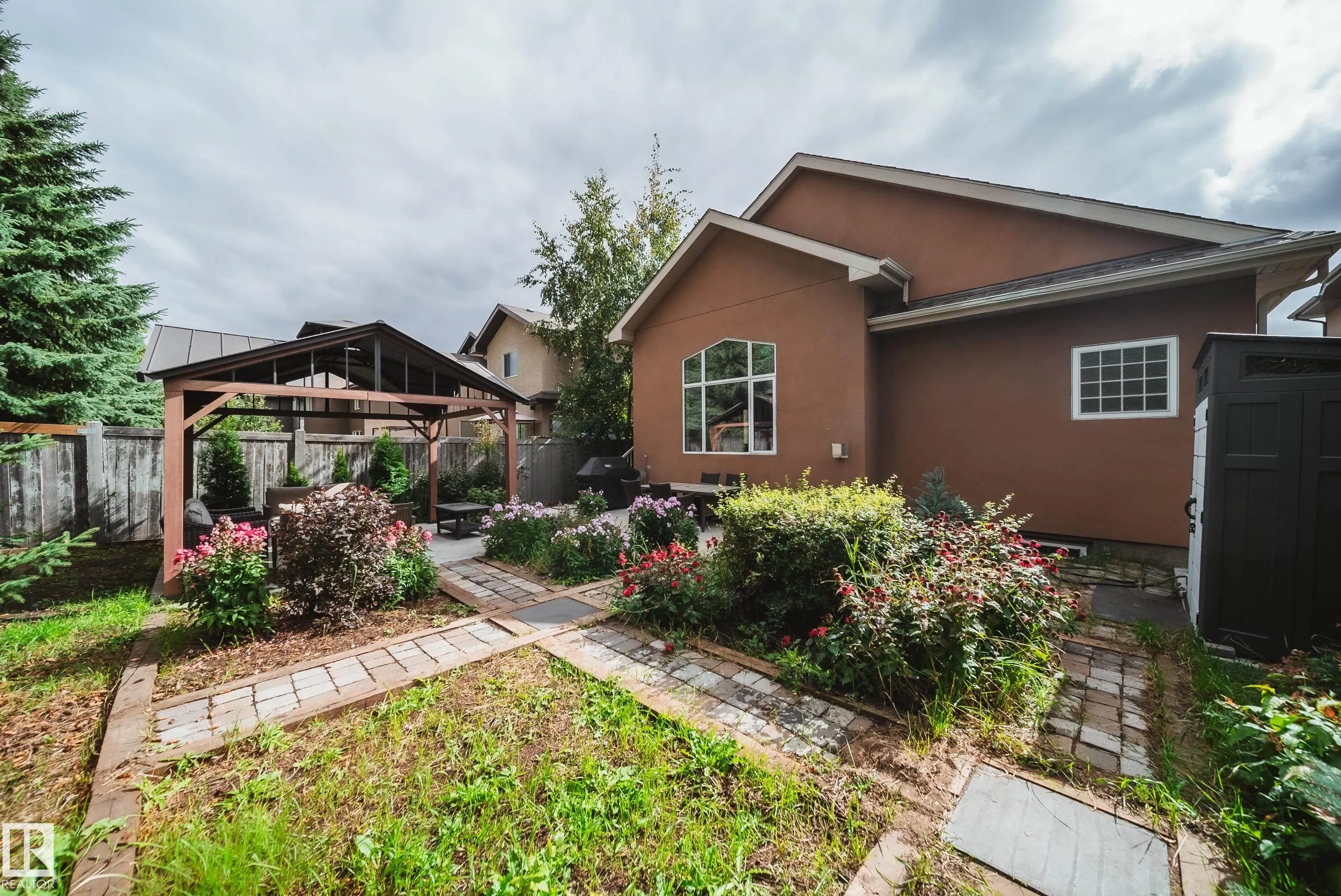 2410 WARRY Place