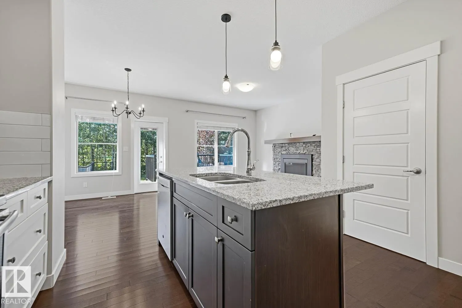 39 GREENBURY Manor