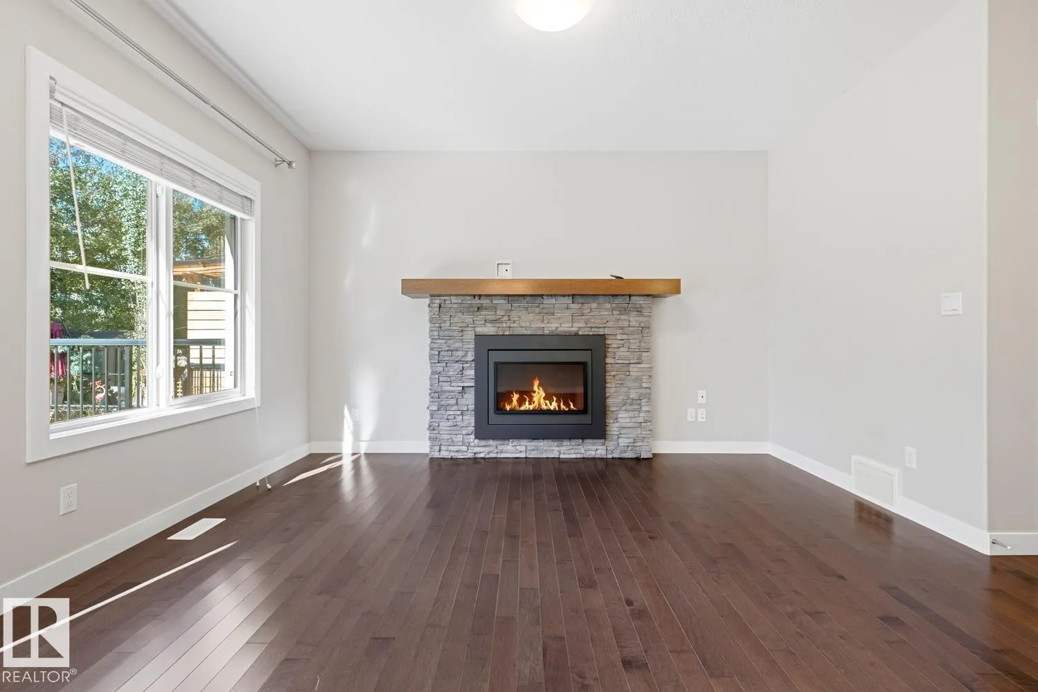 39 GREENBURY Manor
