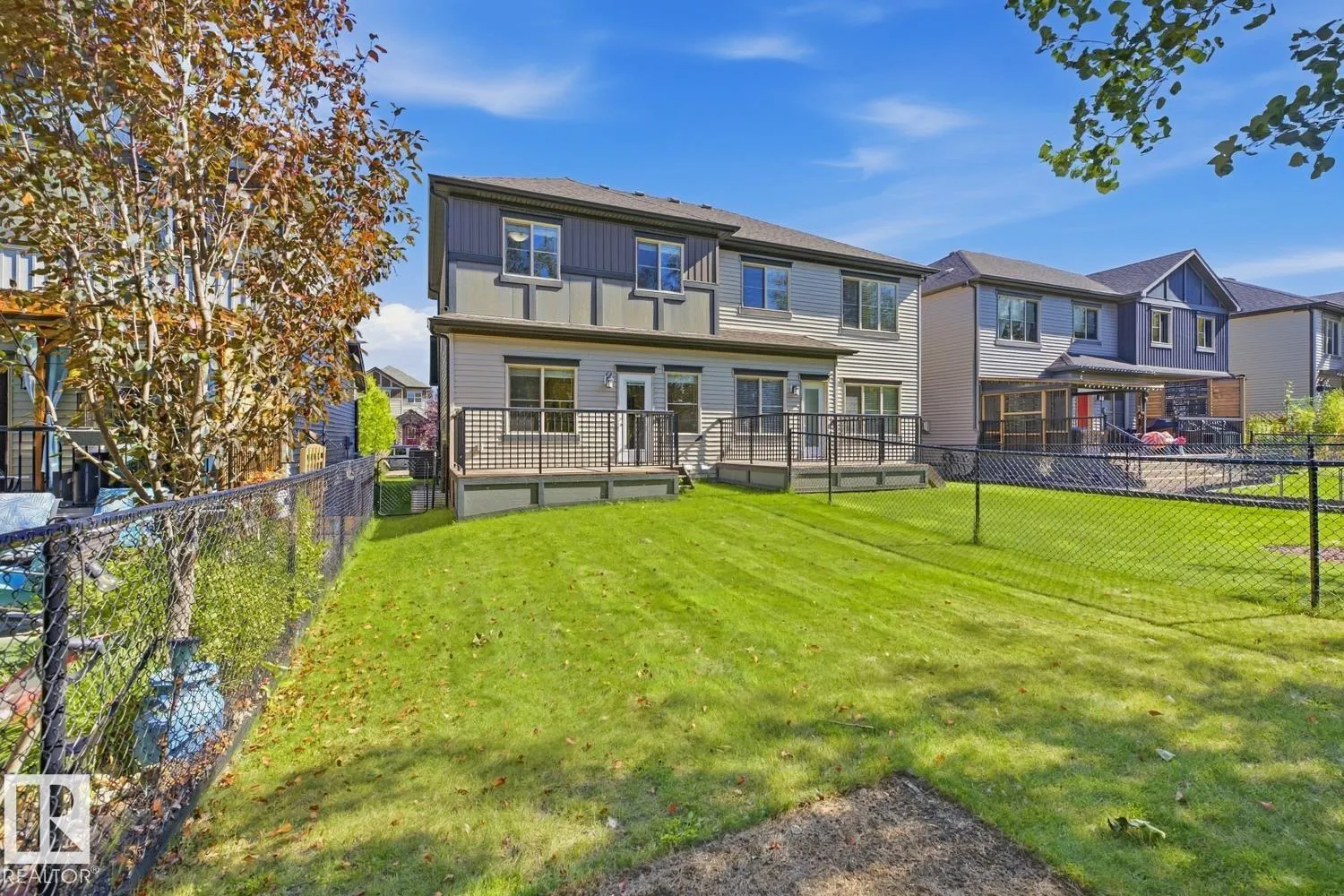 39 GREENBURY Manor