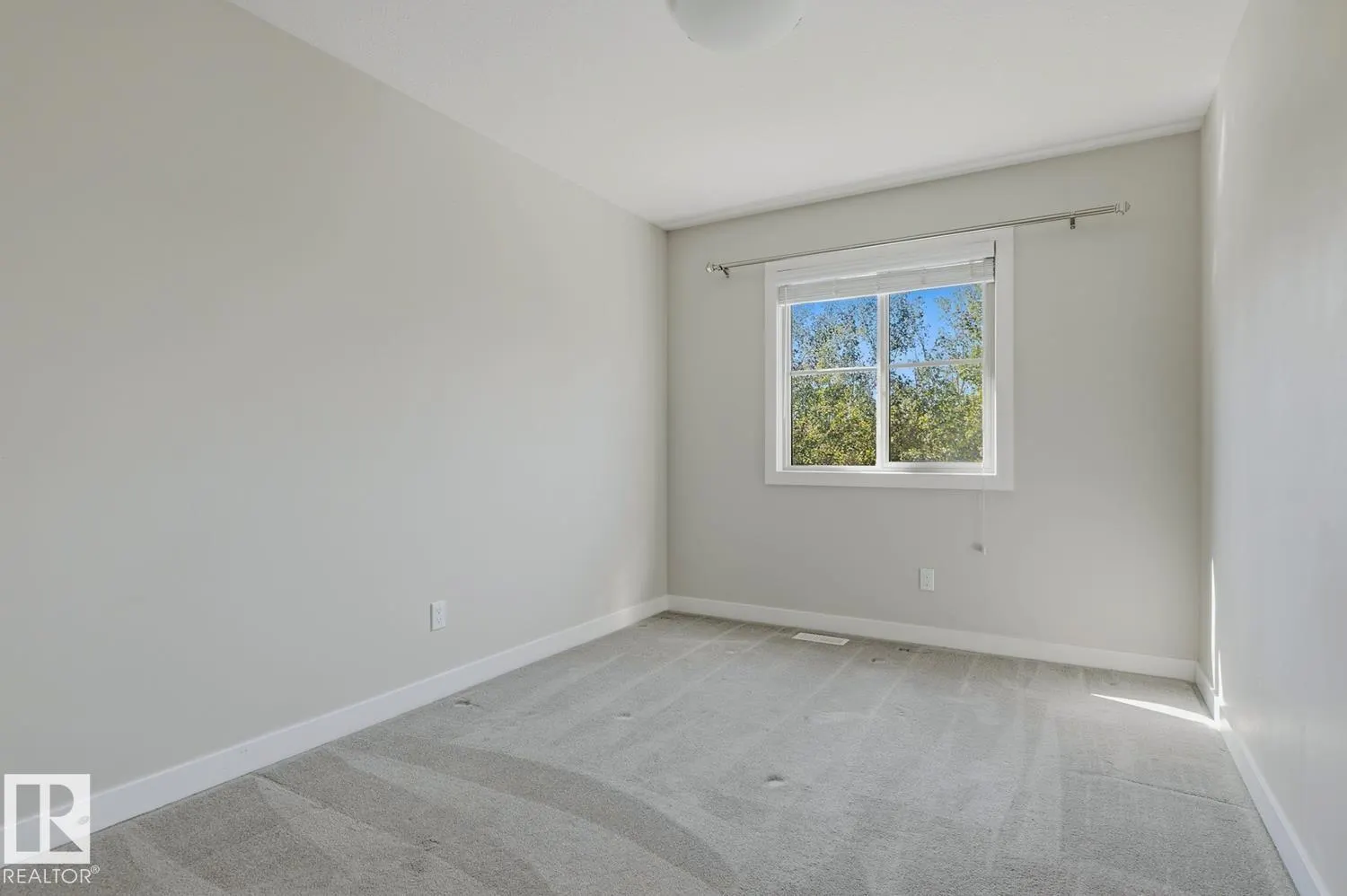 39 GREENBURY Manor