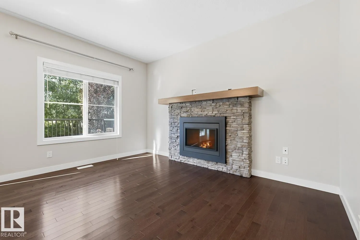 39 GREENBURY Manor