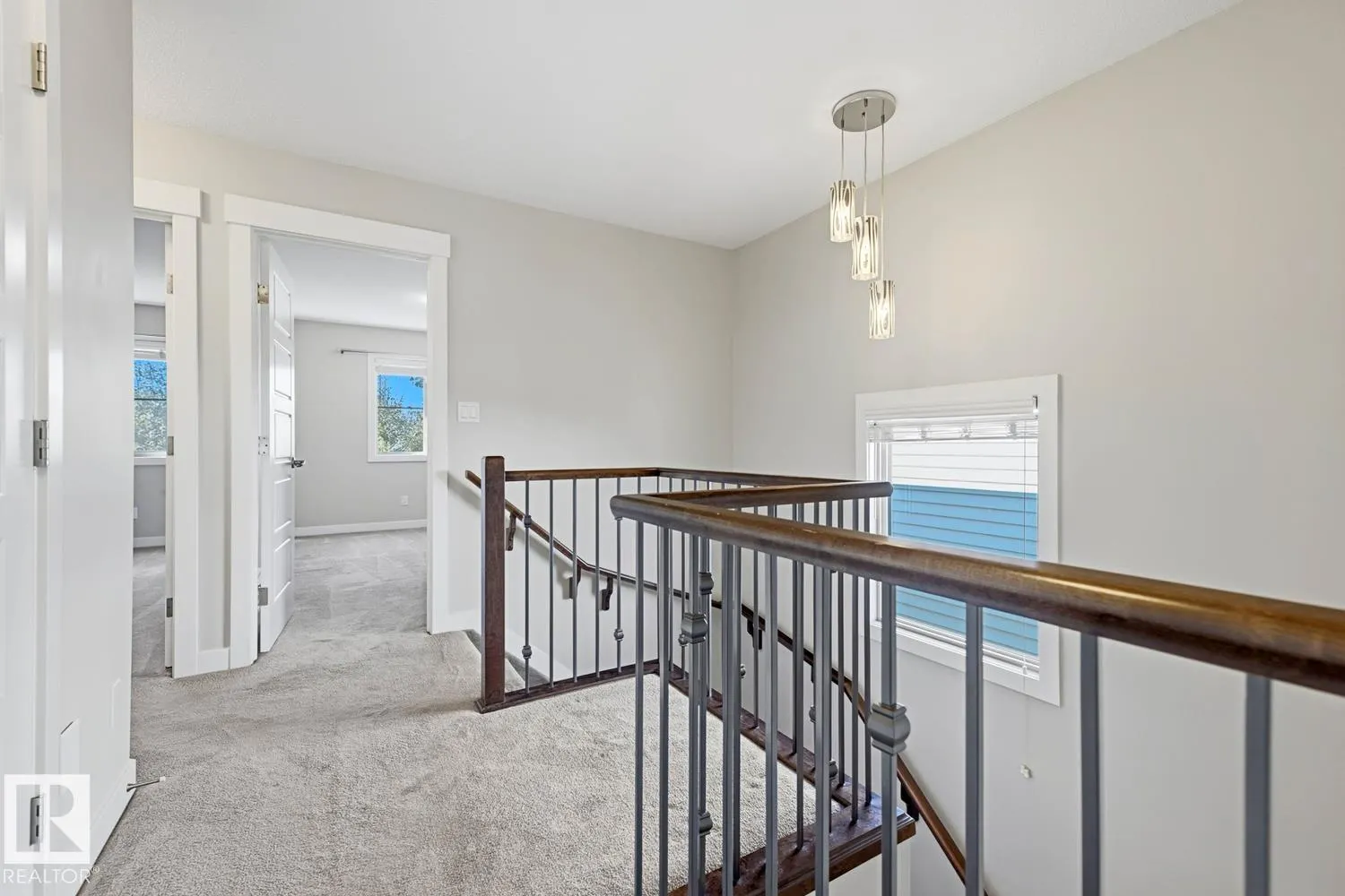 39 GREENBURY Manor