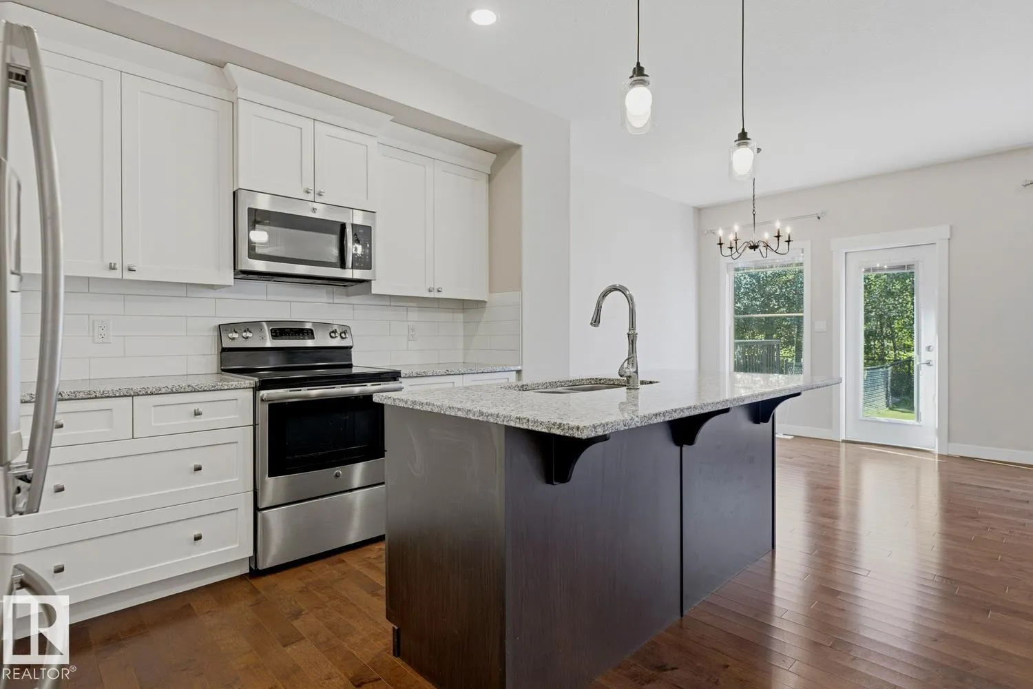 39 GREENBURY Manor