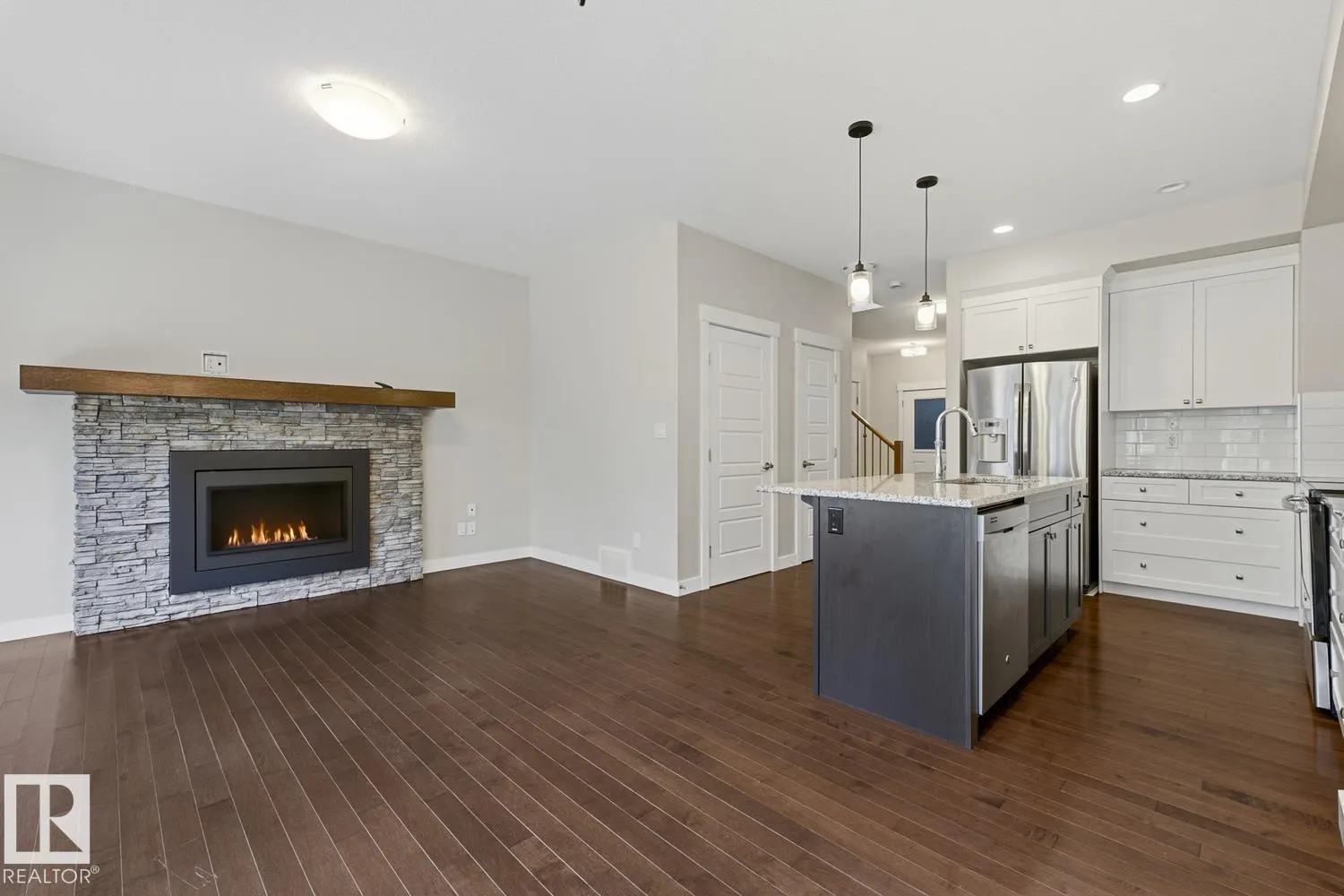 39 GREENBURY Manor
