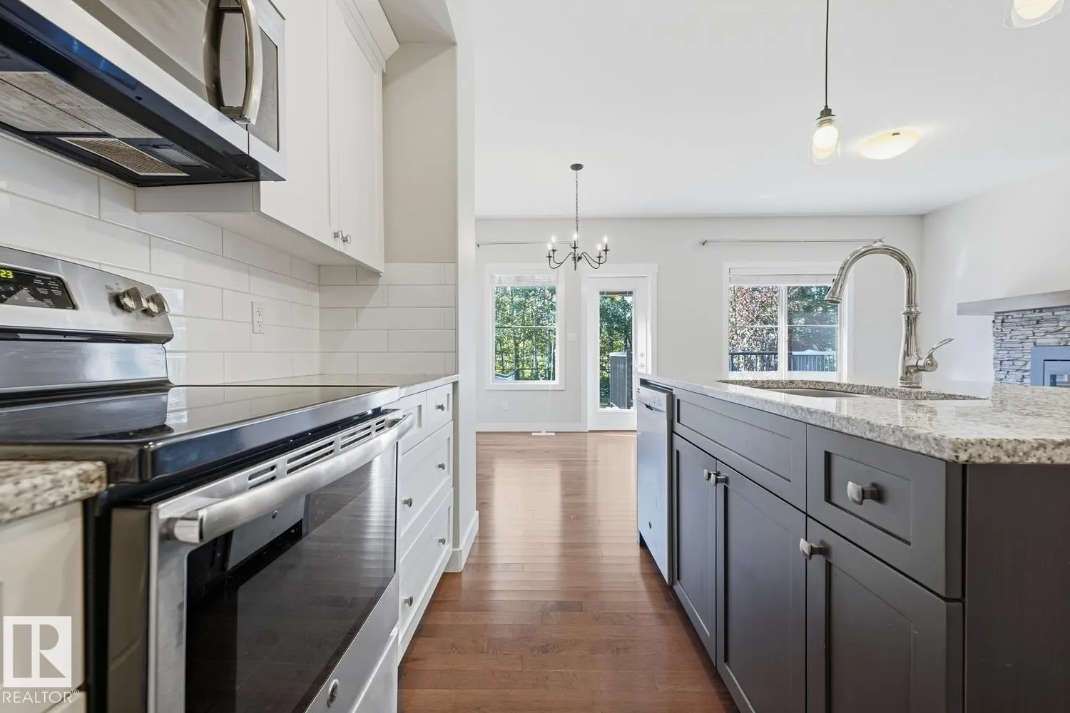 39 GREENBURY Manor