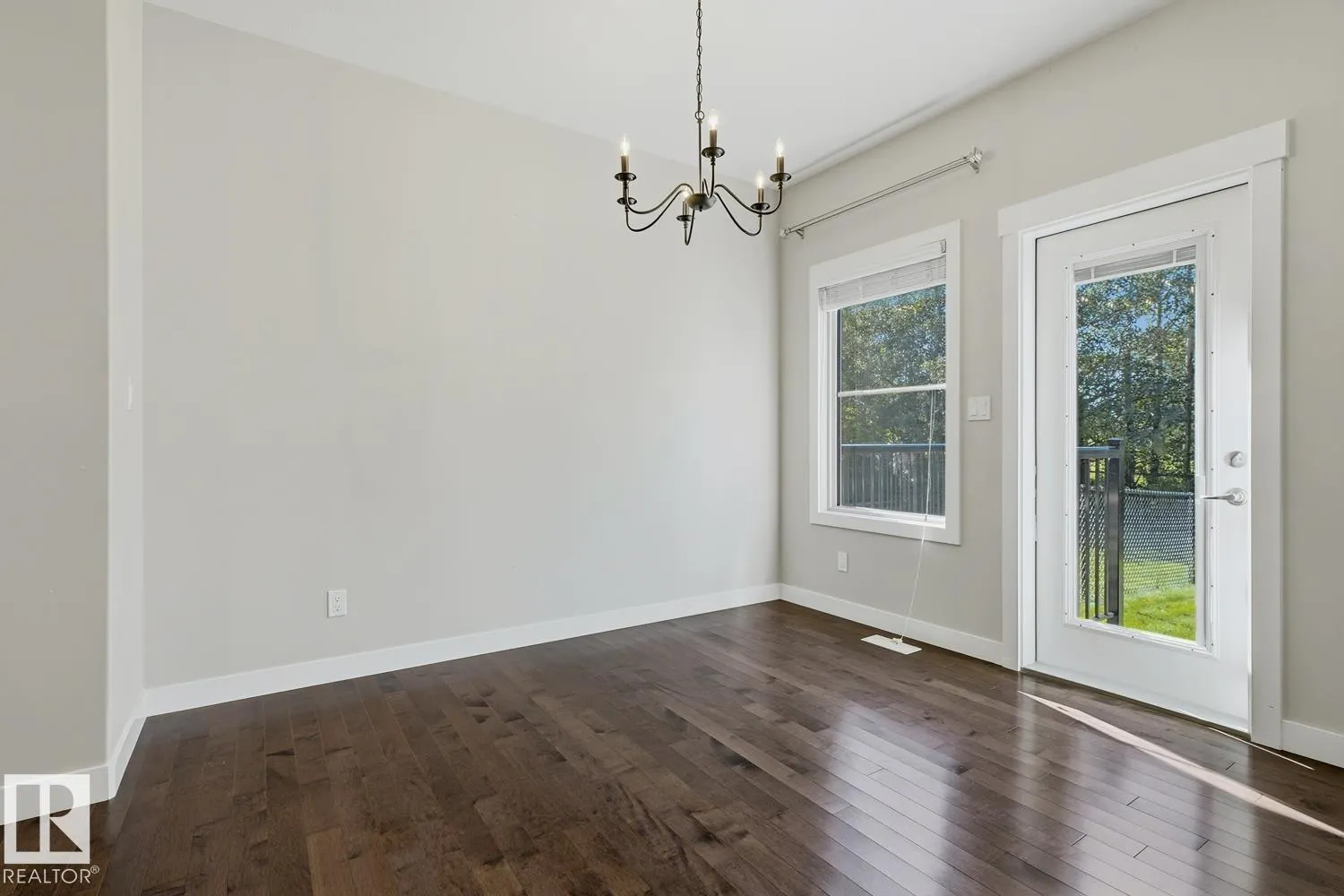 39 GREENBURY Manor