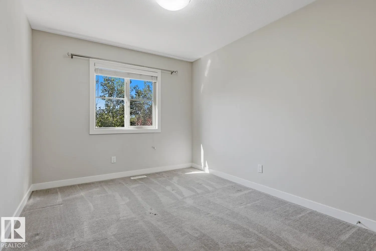 39 GREENBURY Manor