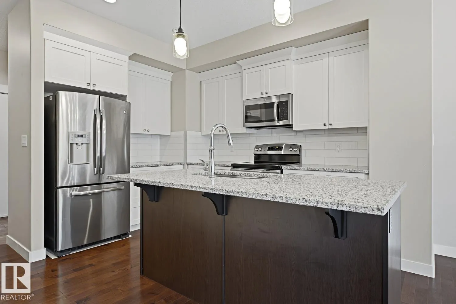 39 GREENBURY Manor