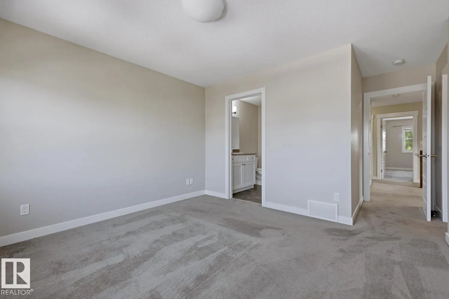 39 GREENBURY Manor