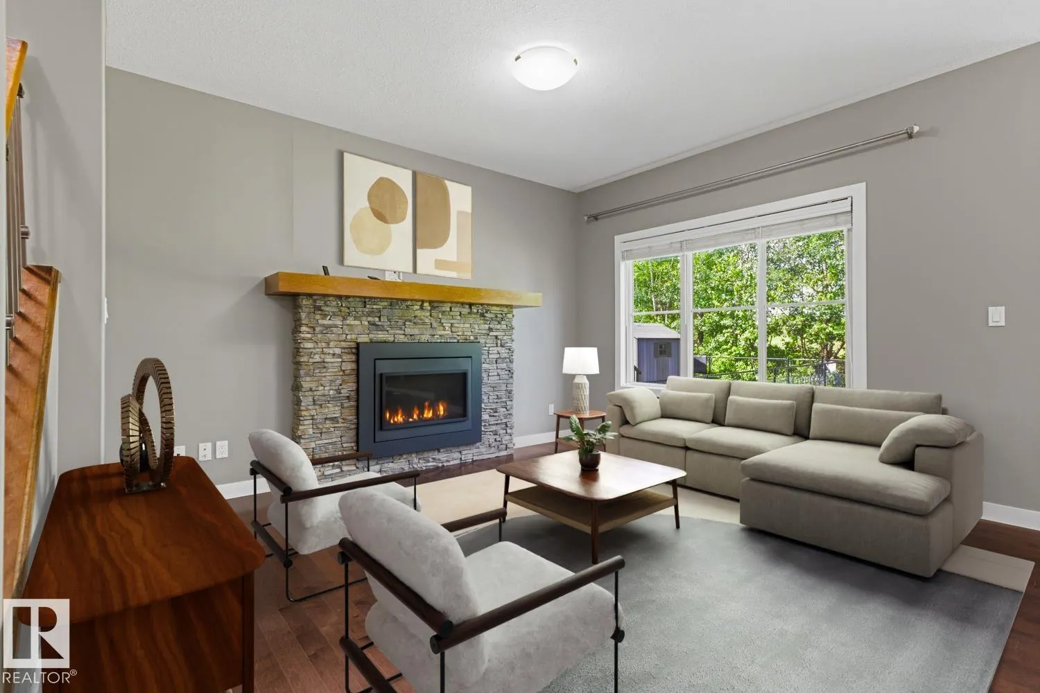 37 GREENBURY Manor