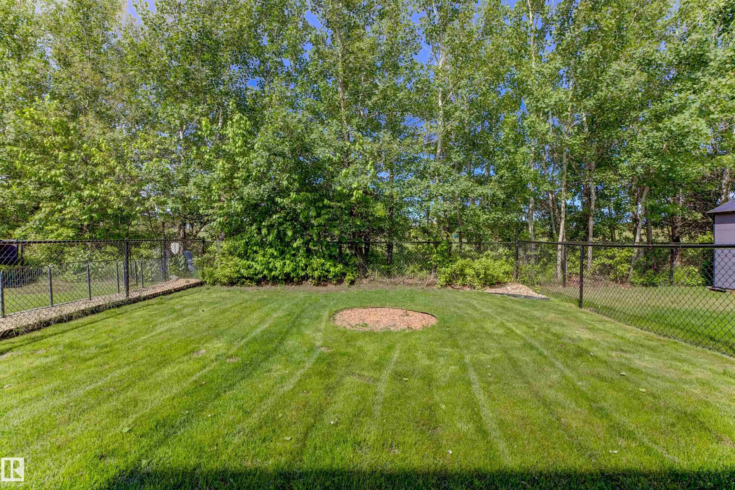 37 GREENBURY Manor