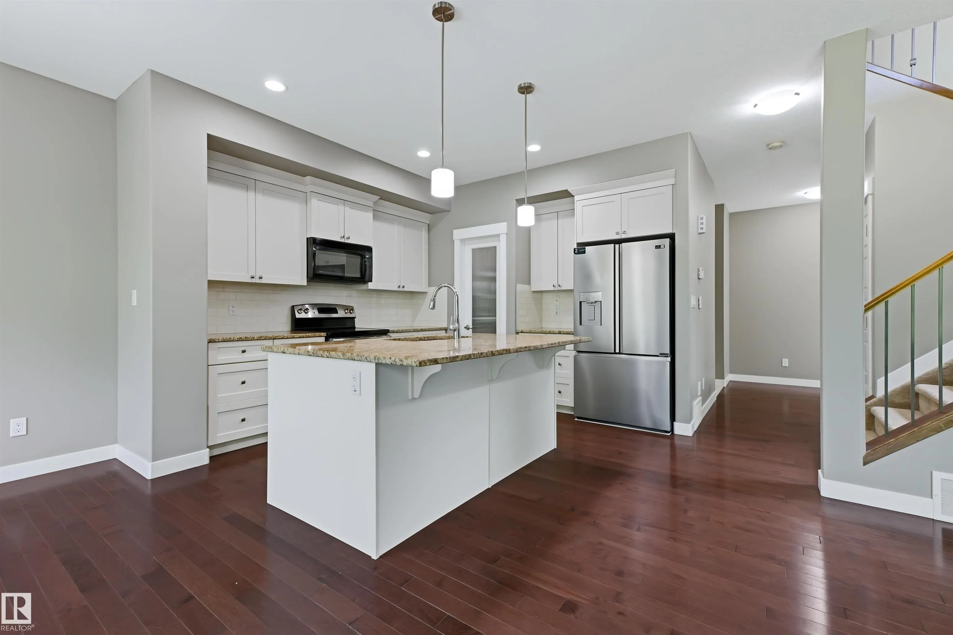 37 GREENBURY Manor