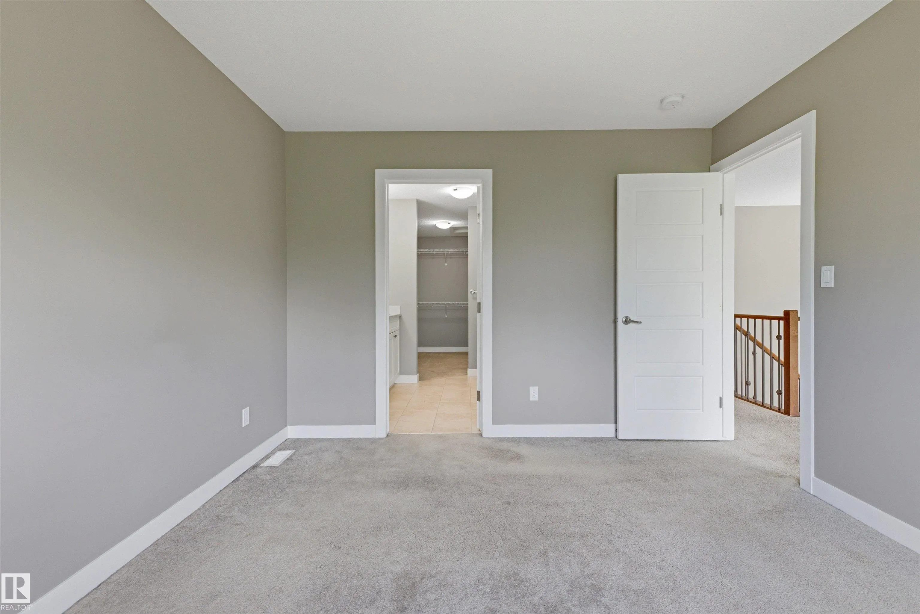37 GREENBURY Manor