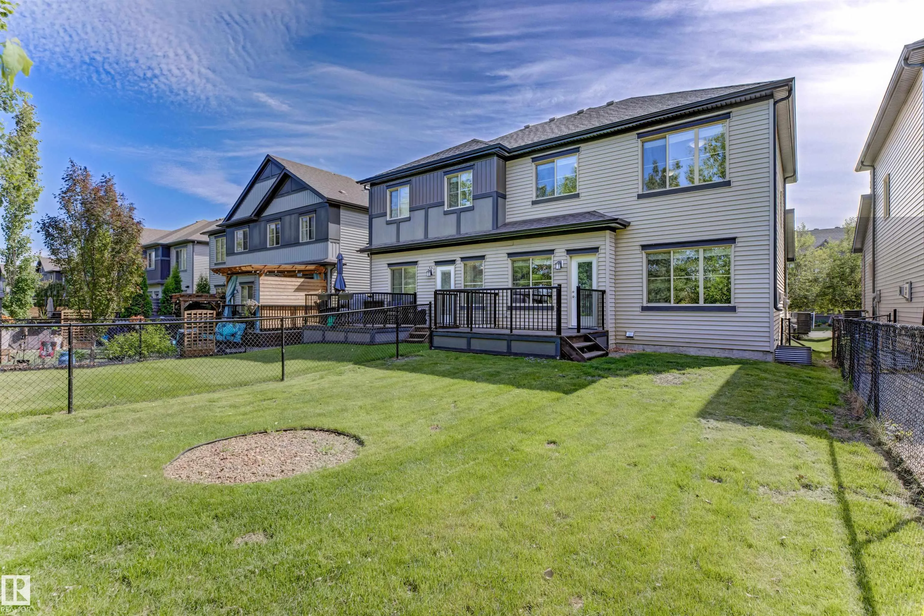37 GREENBURY Manor