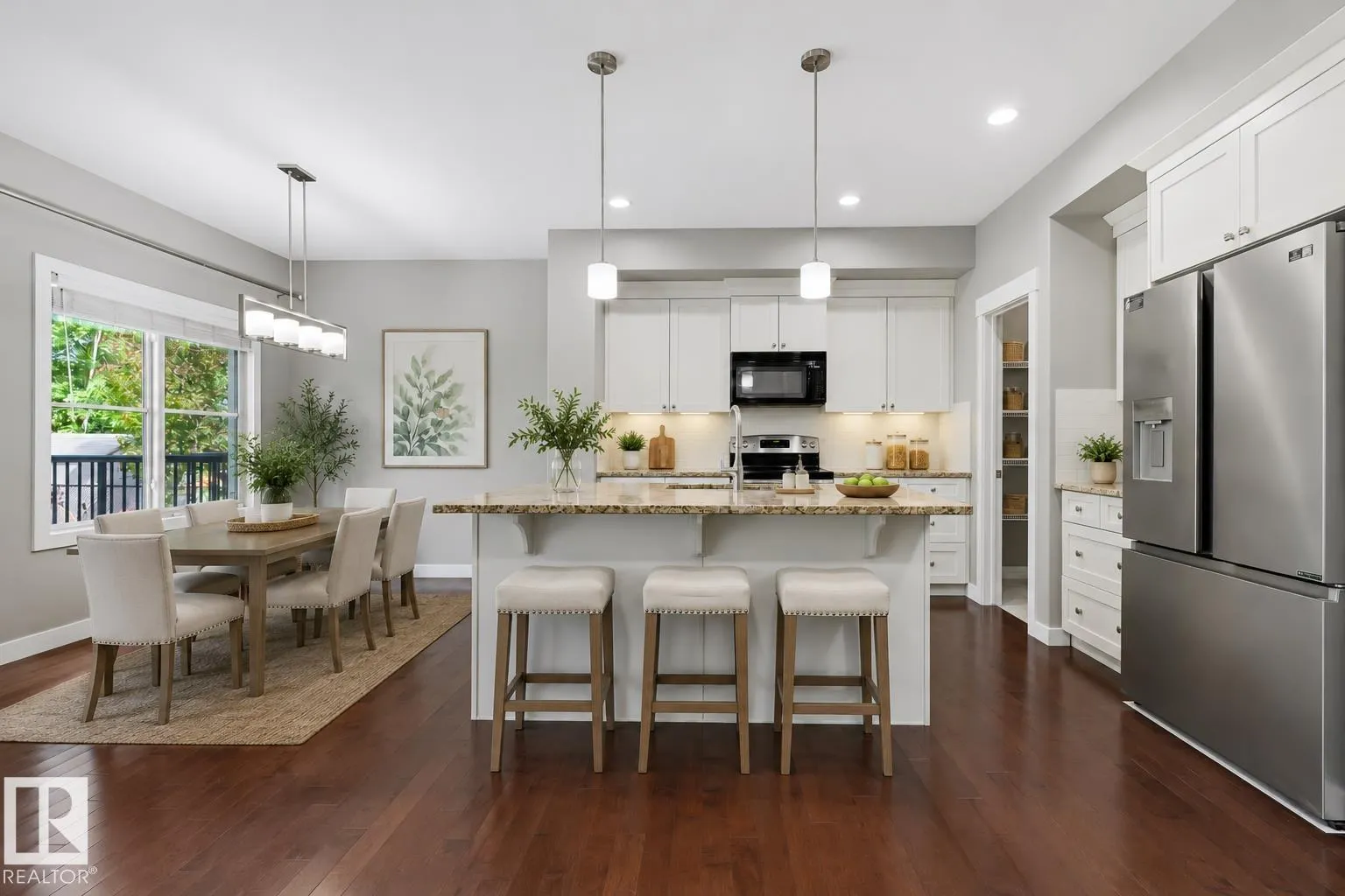 37 GREENBURY Manor