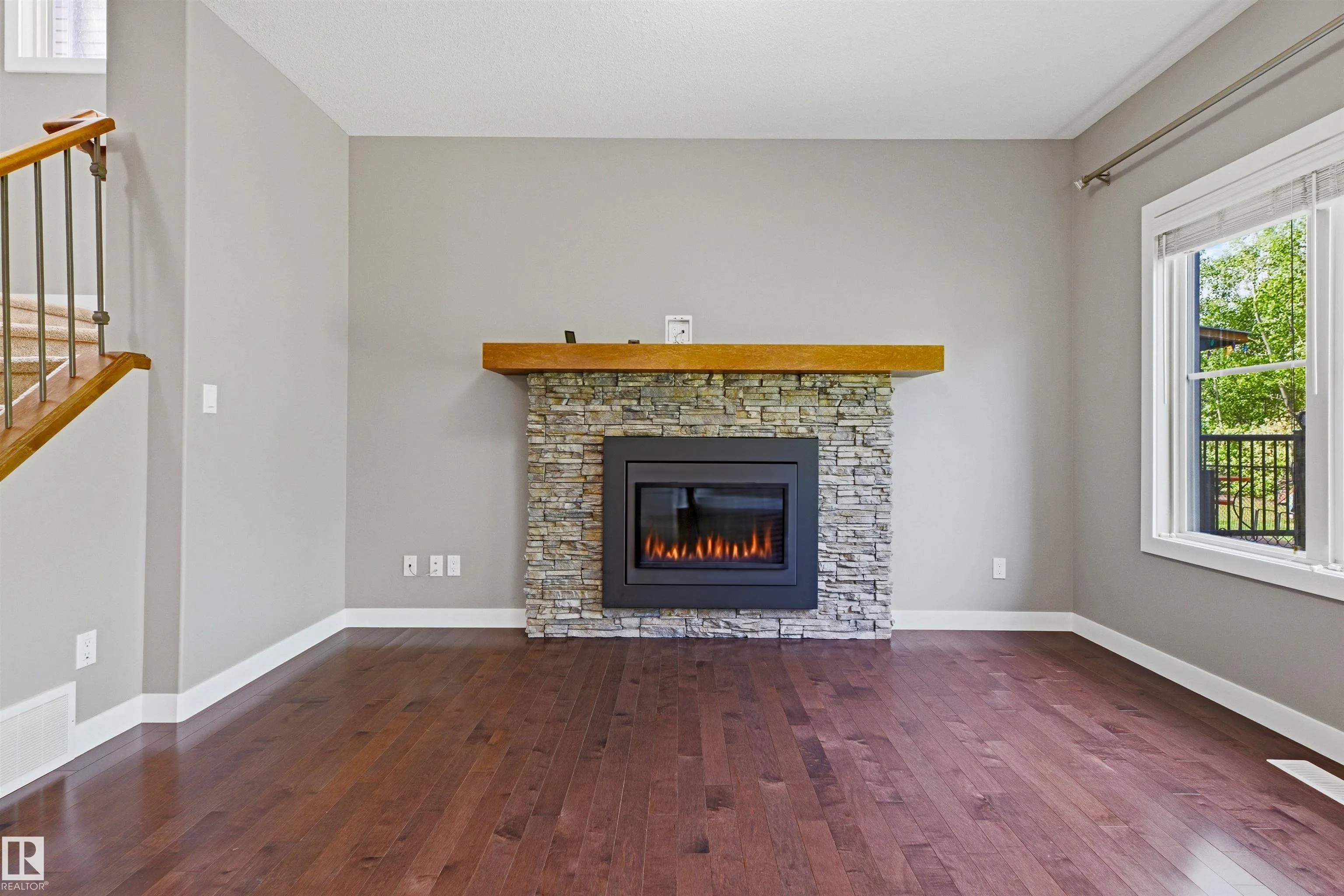 37 GREENBURY Manor