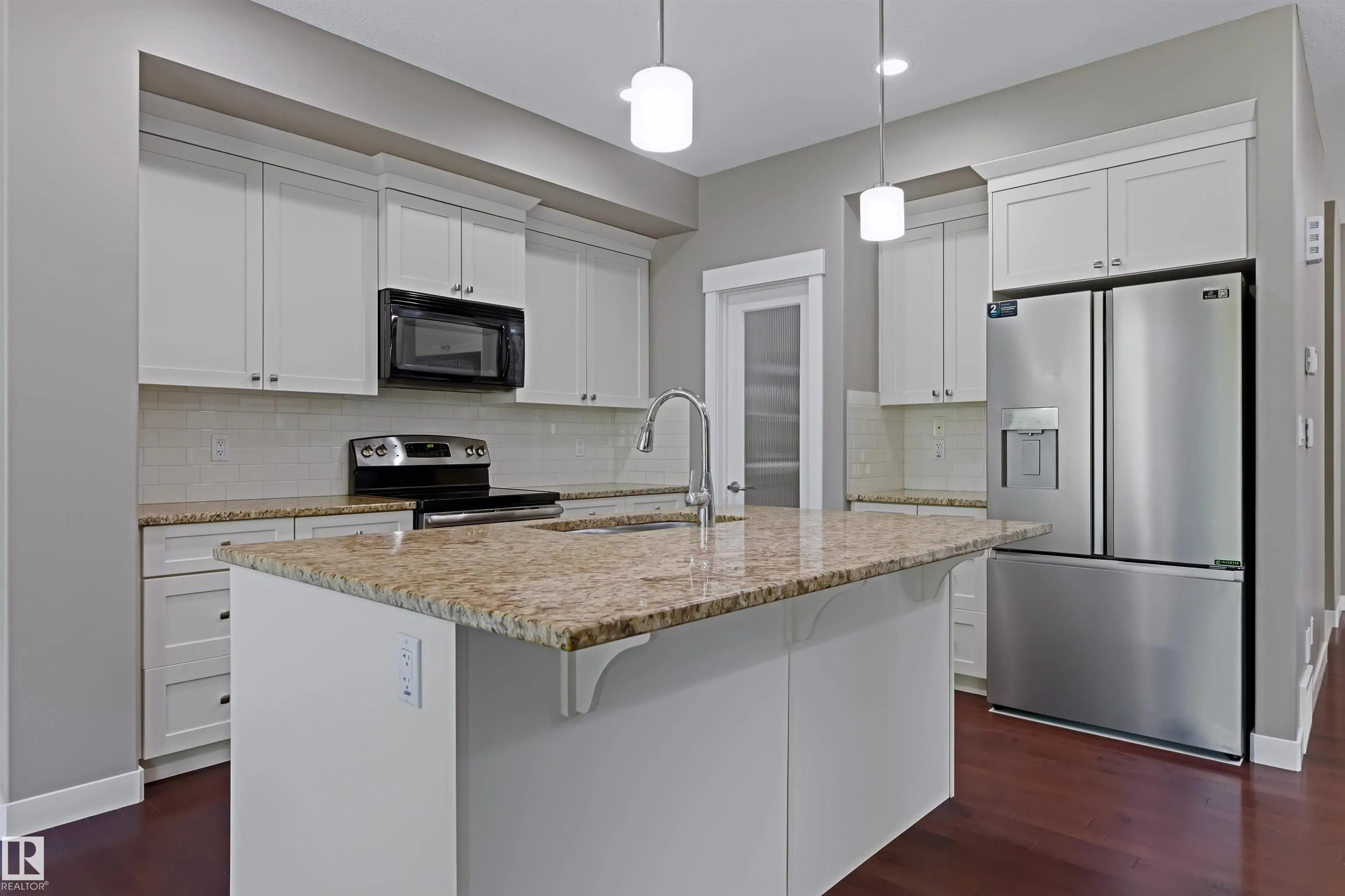 37 GREENBURY Manor