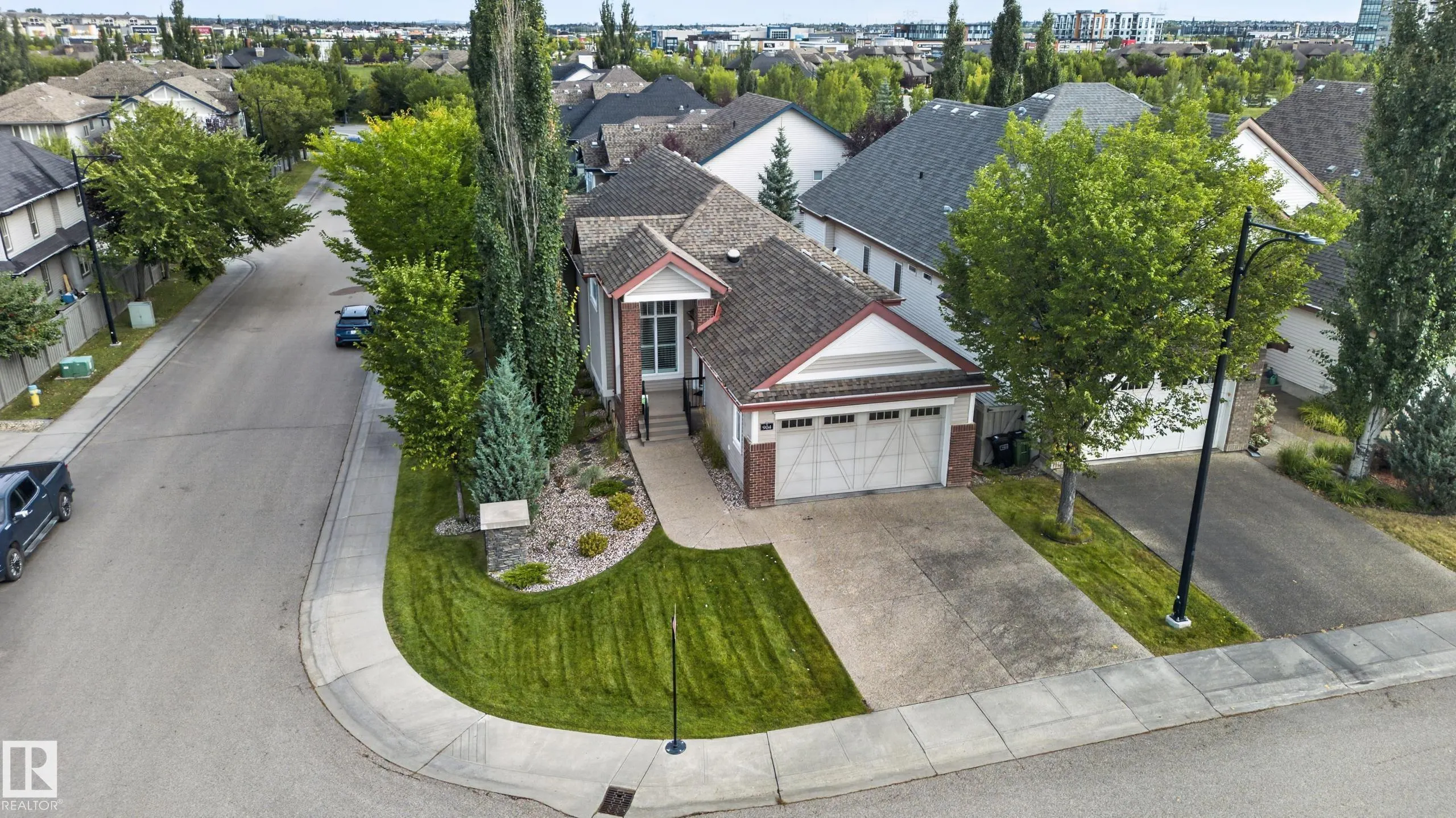 904 ARMITAGE Court