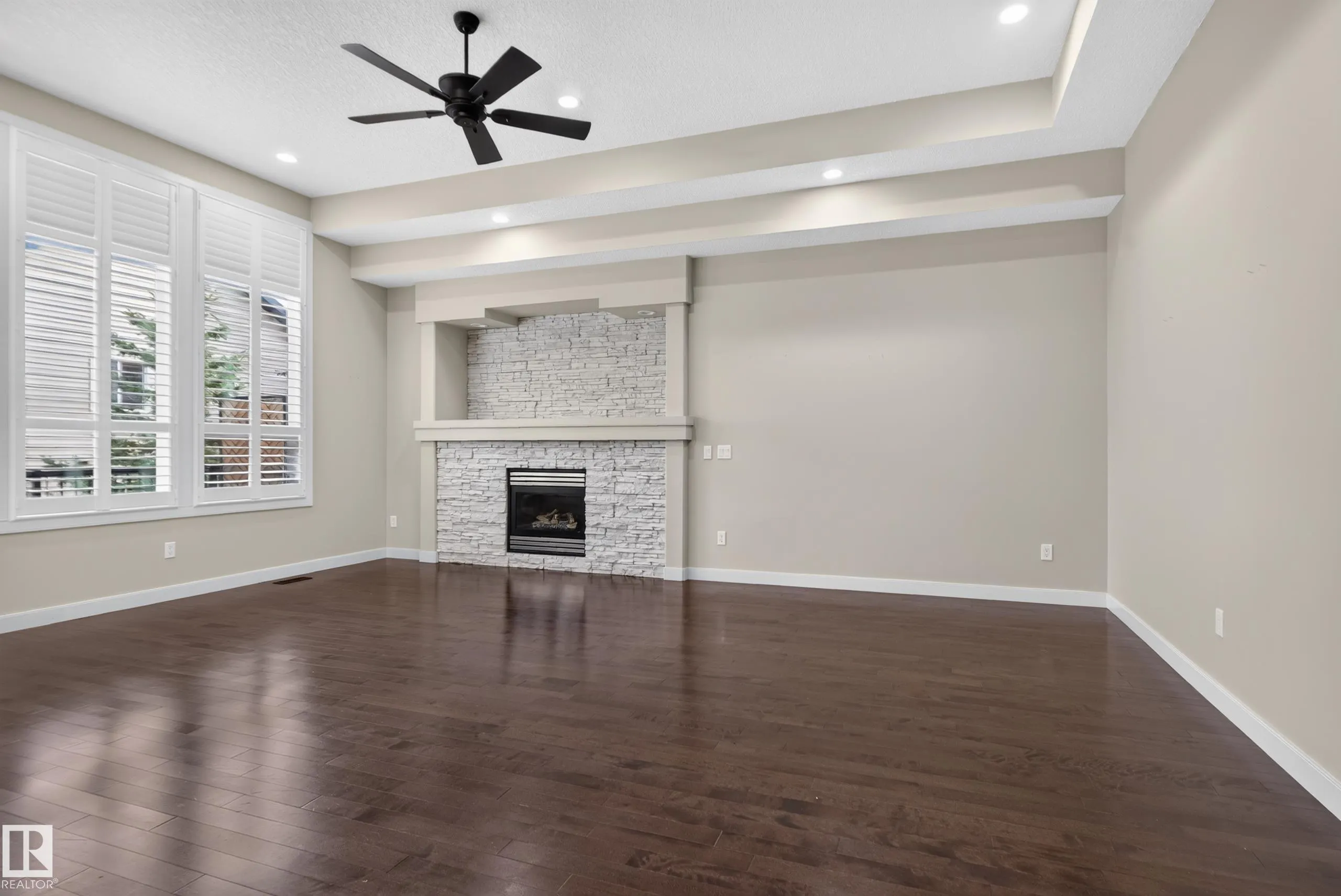 904 ARMITAGE Court