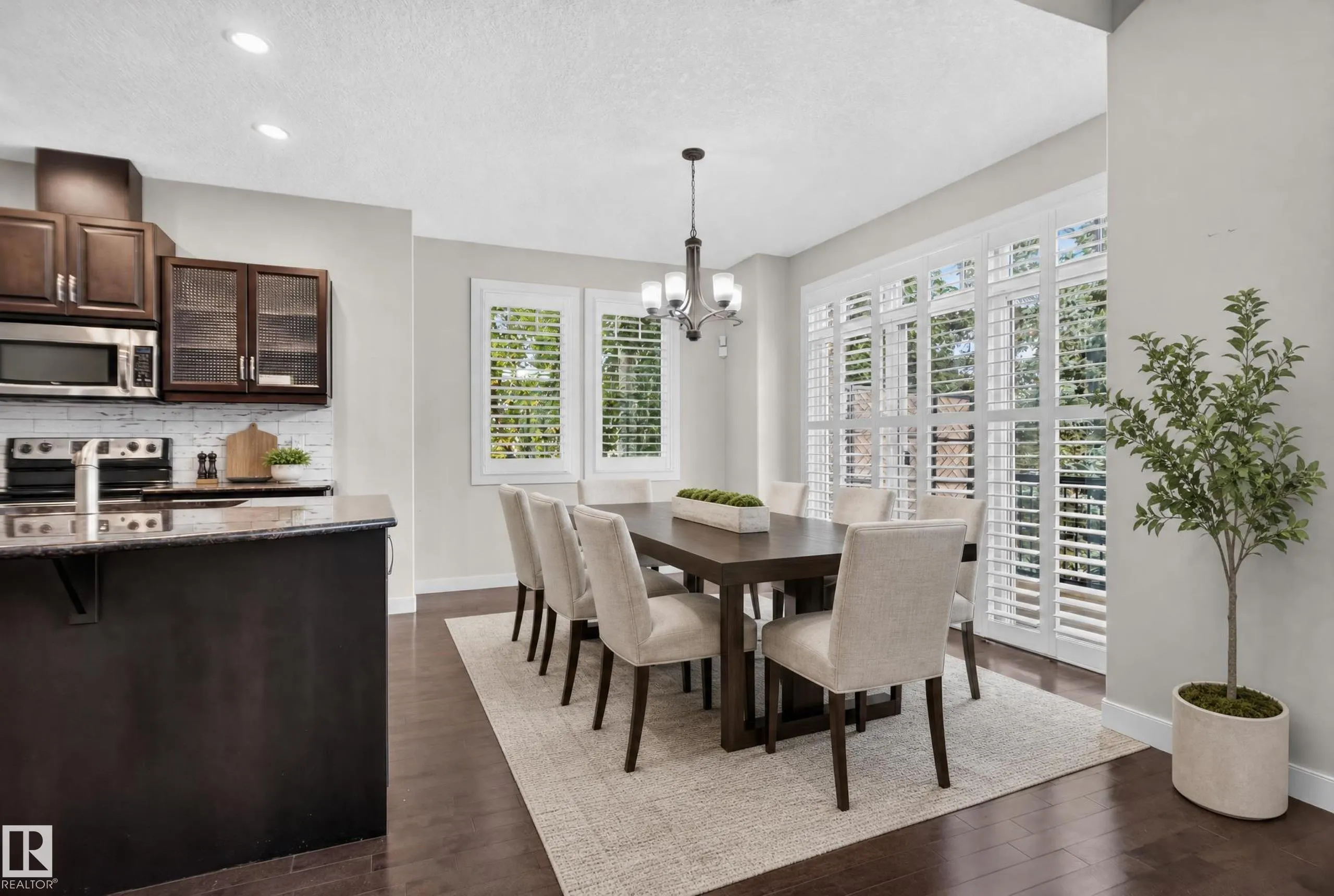 904 ARMITAGE Court