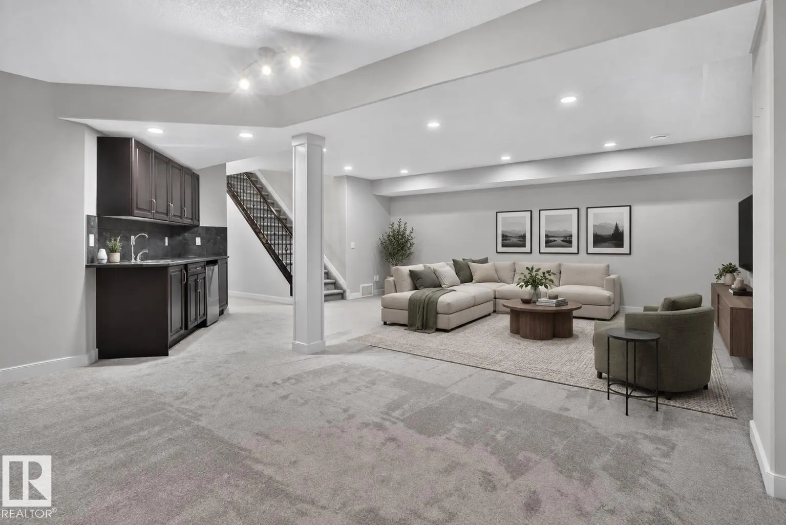 904 ARMITAGE Court