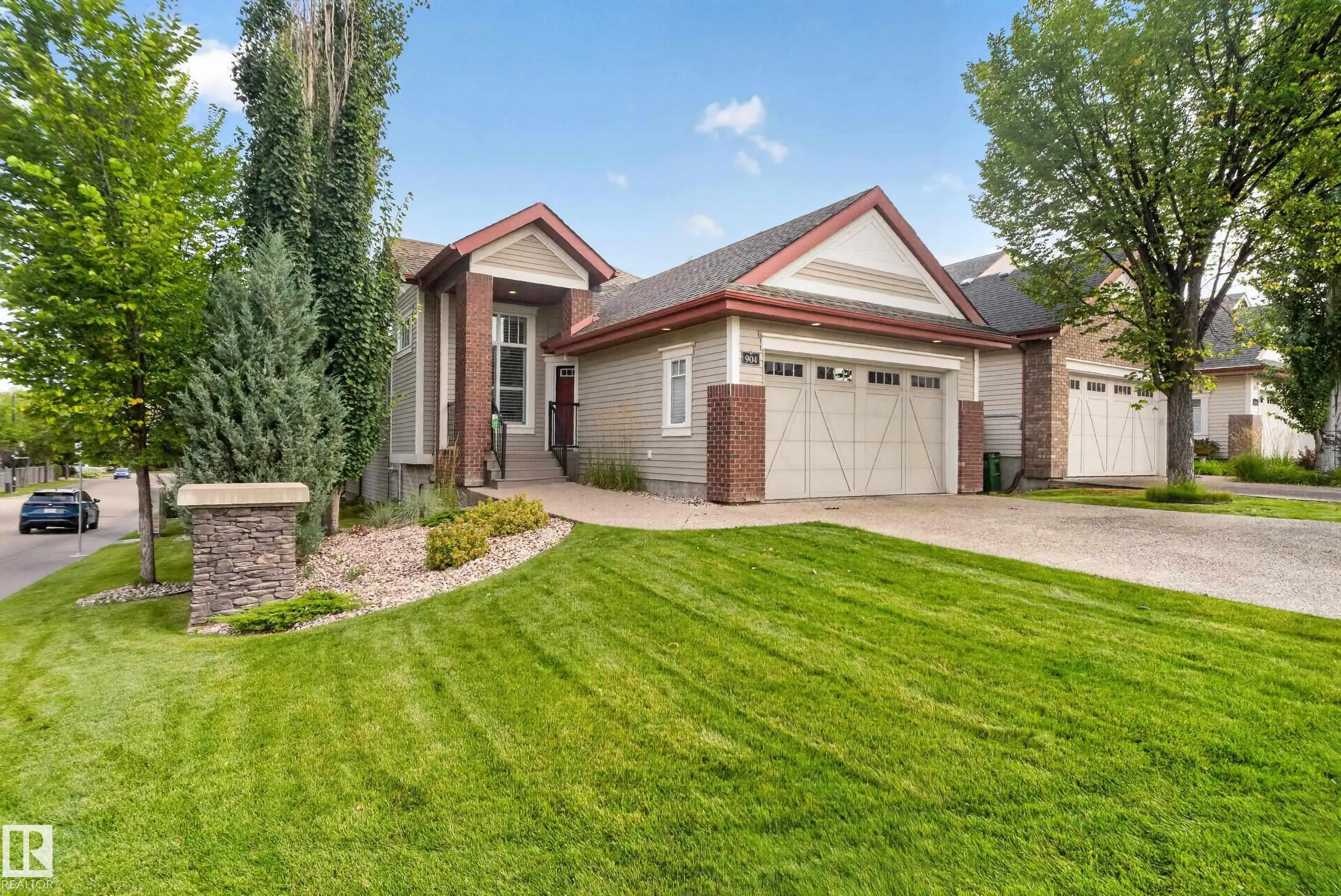 904 ARMITAGE Court