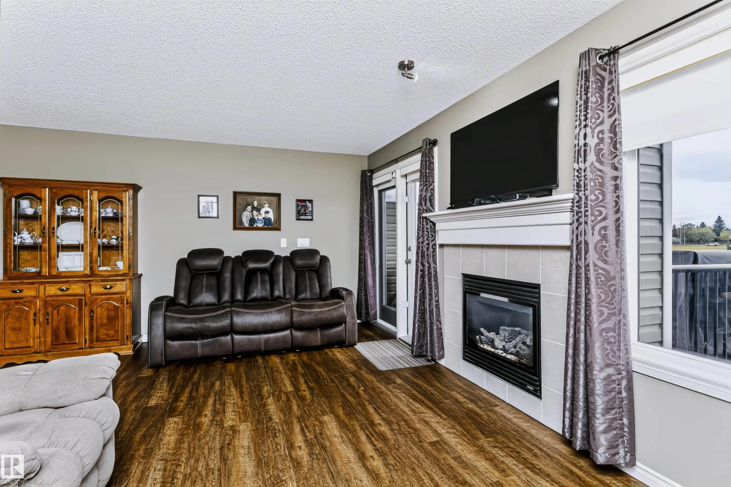 9511 102 Avenue