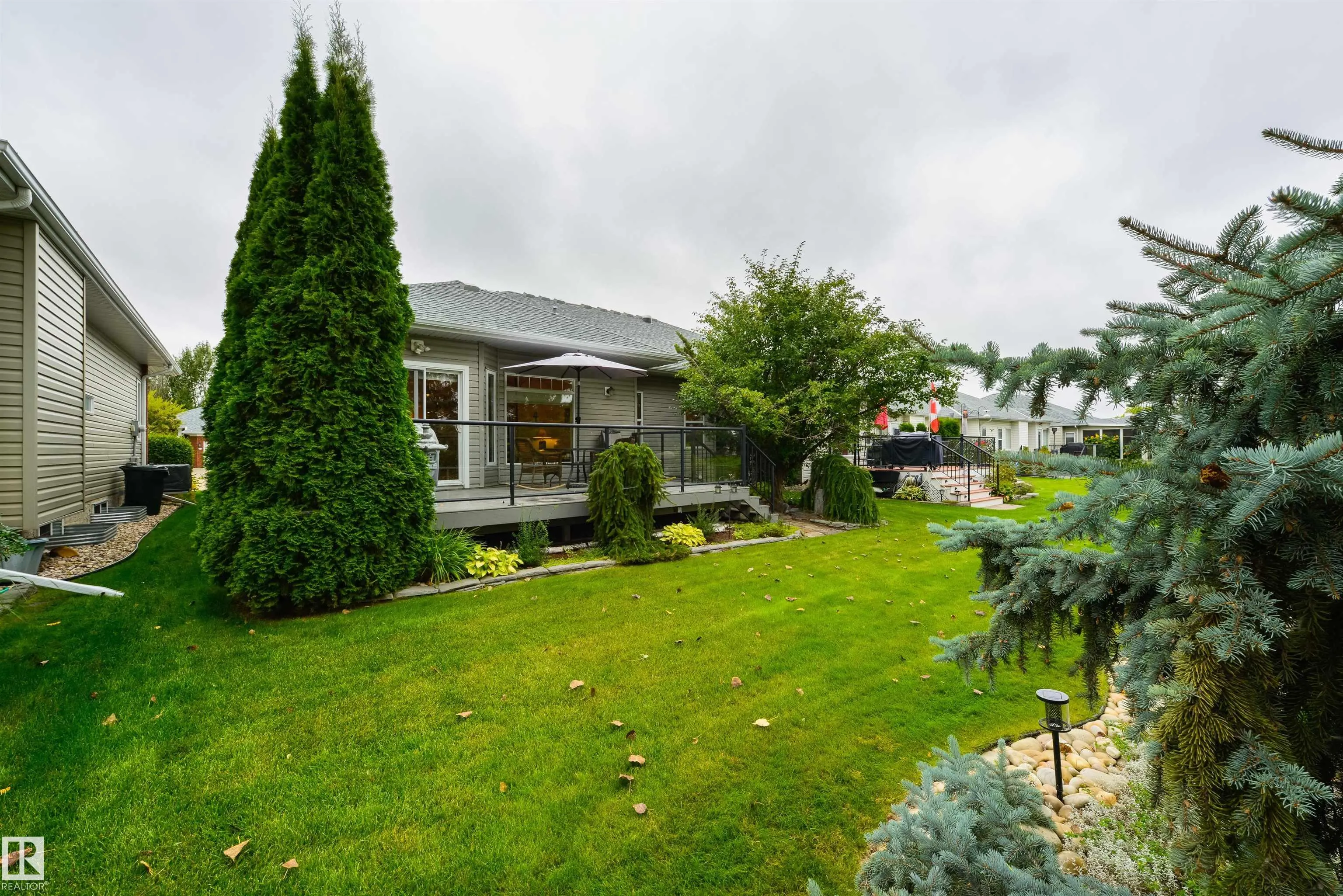 16 LONGVIEW Close