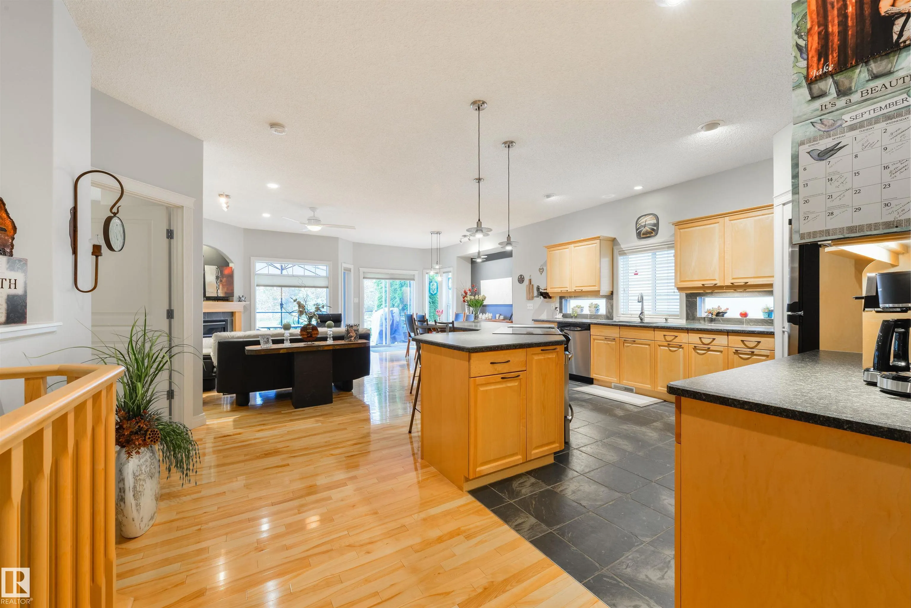 16 LONGVIEW Close