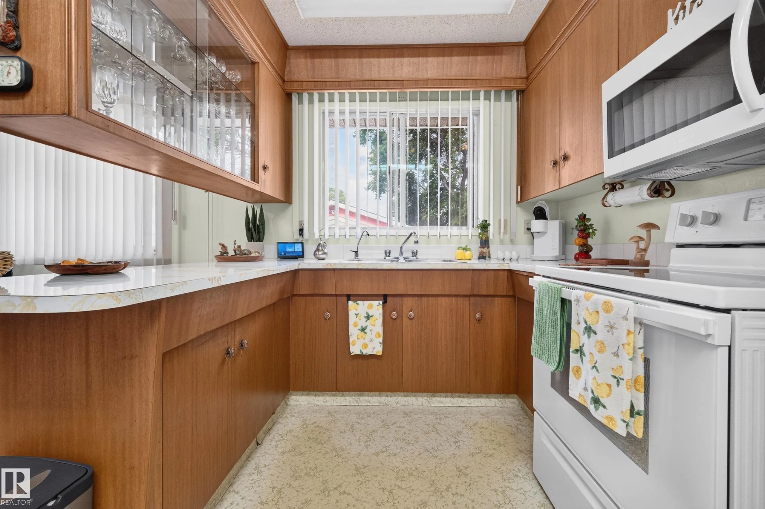 28 PEACOCK Drive