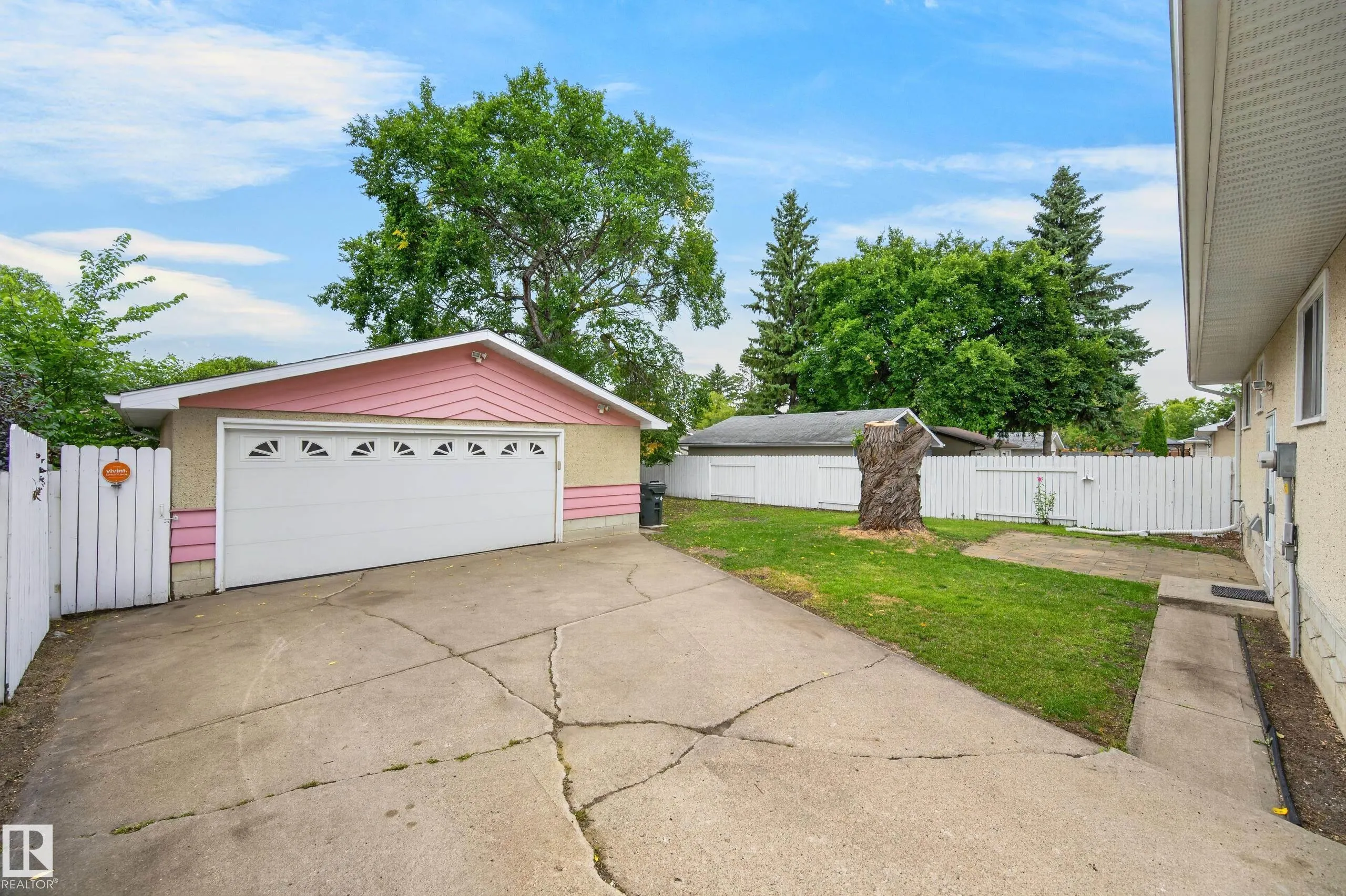 28 PEACOCK Drive