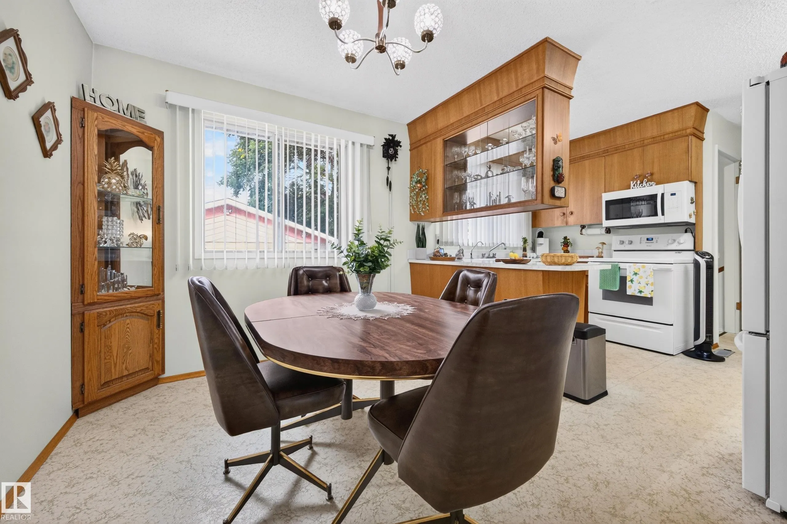 28 PEACOCK Drive