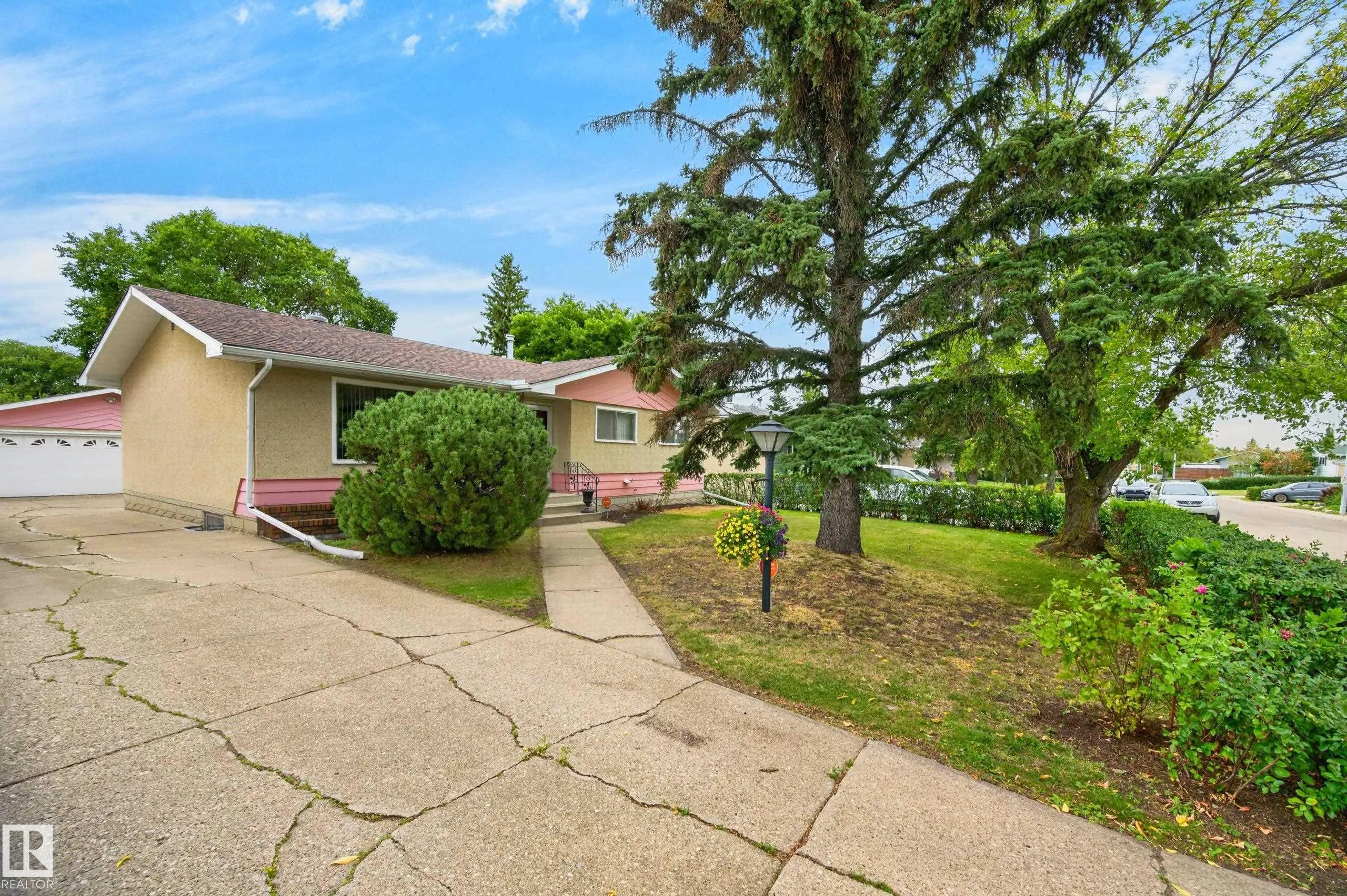 28 PEACOCK Drive