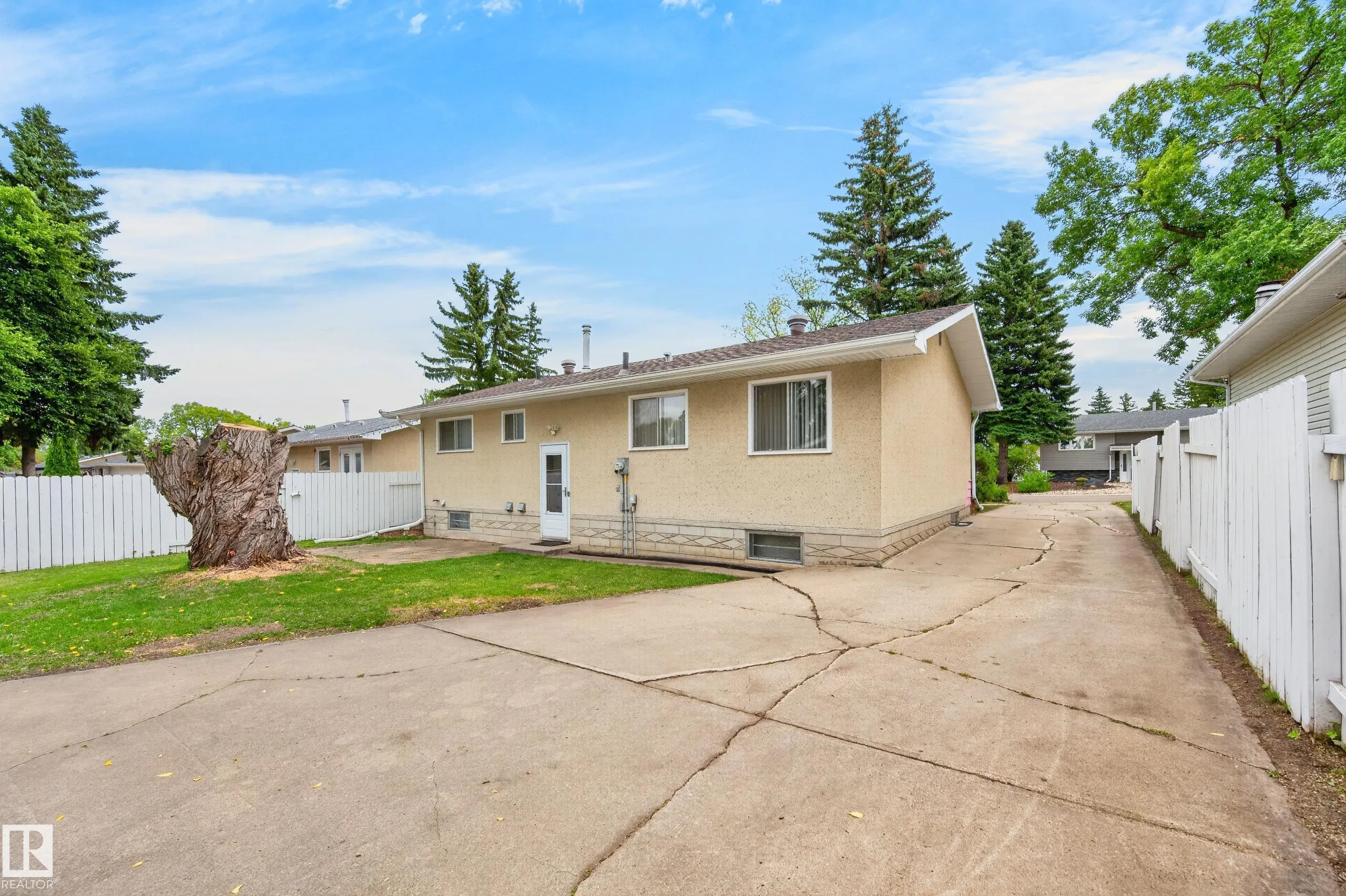 28 PEACOCK Drive