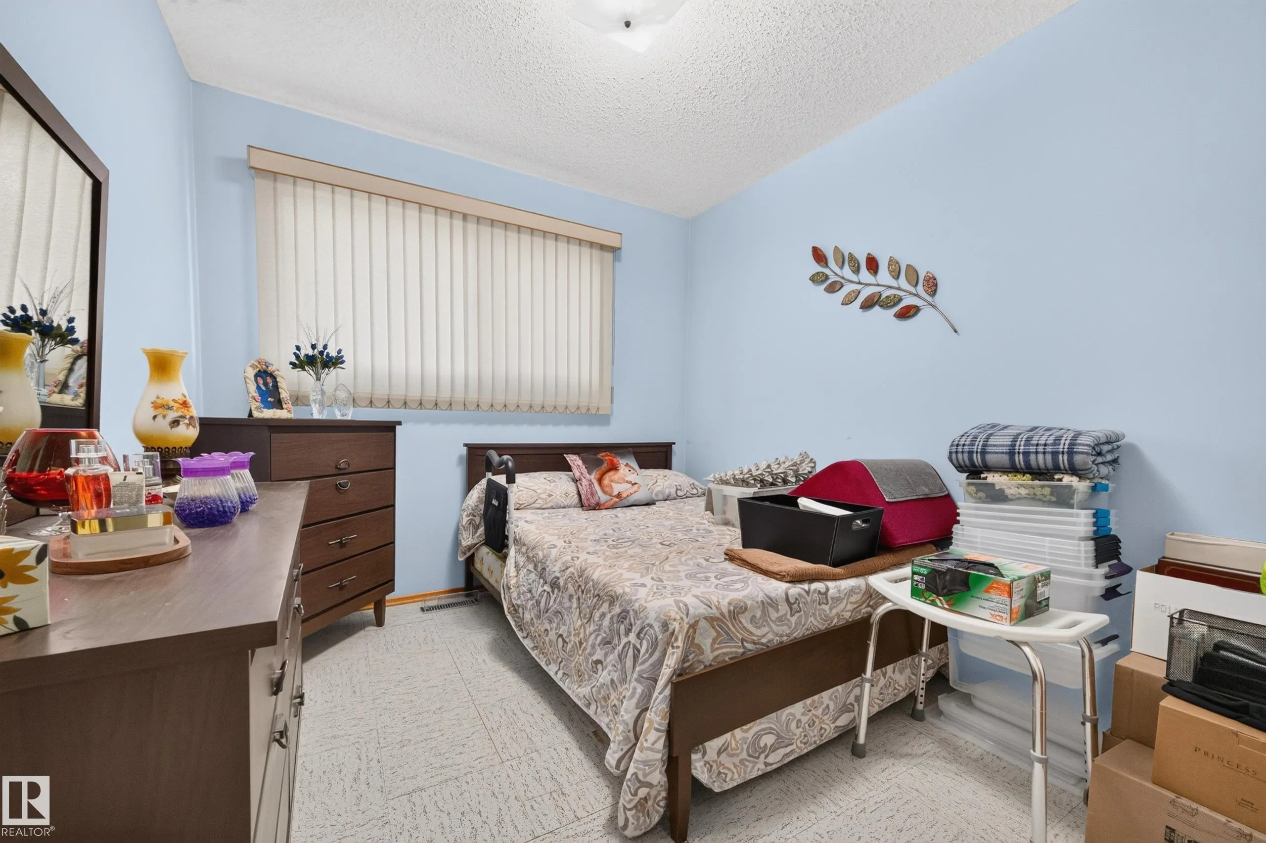 28 PEACOCK Drive