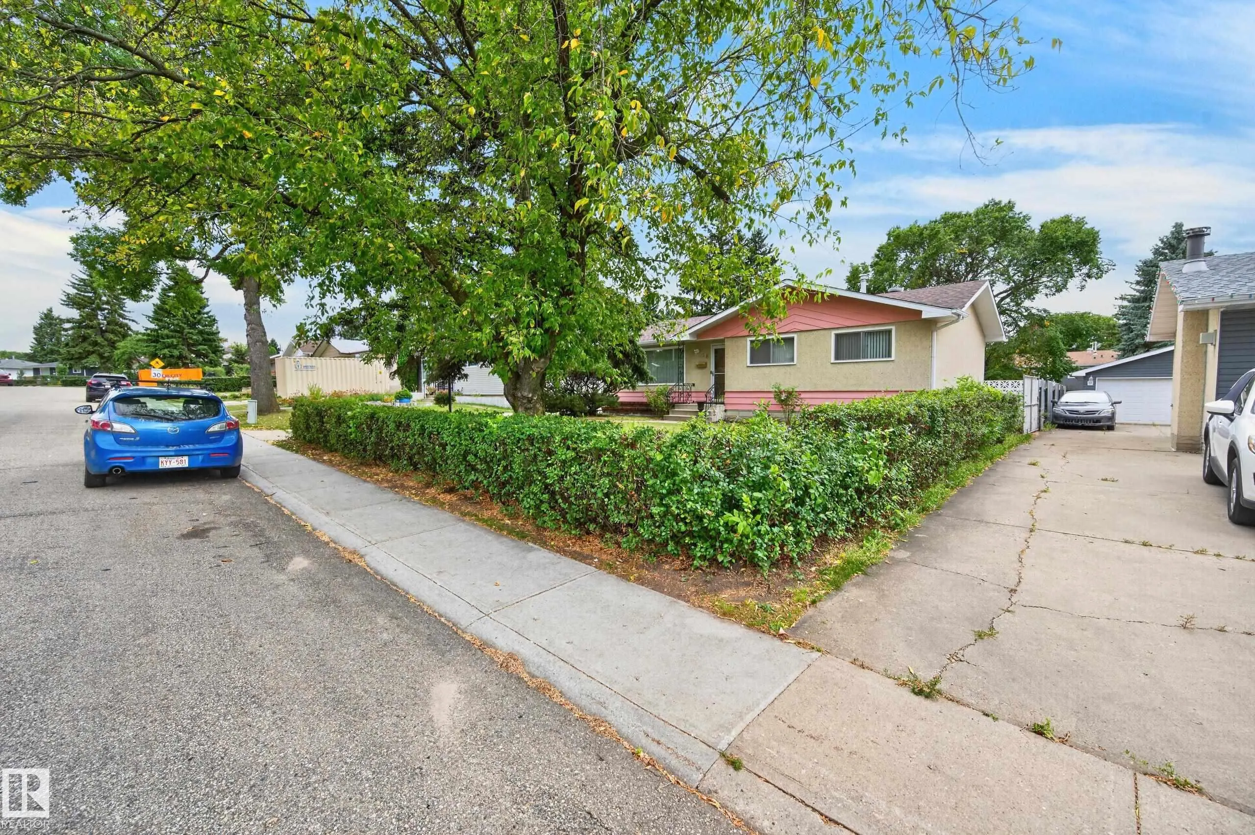 28 PEACOCK Drive