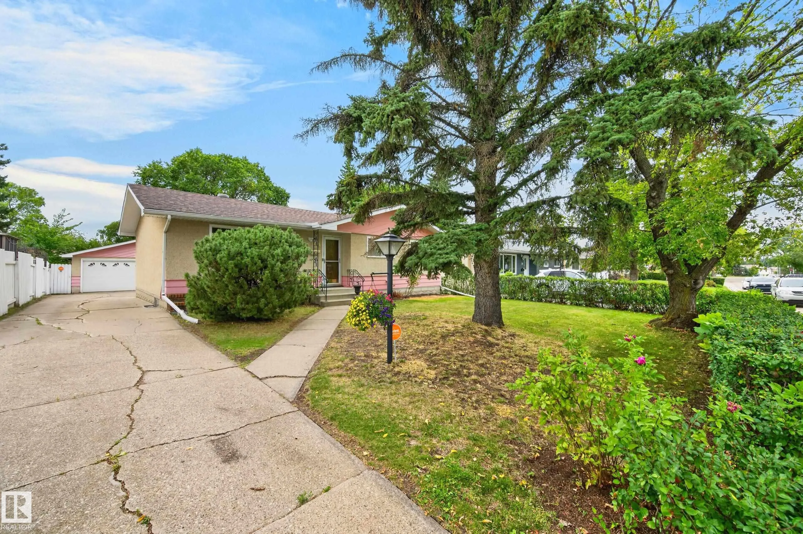 28 PEACOCK Drive