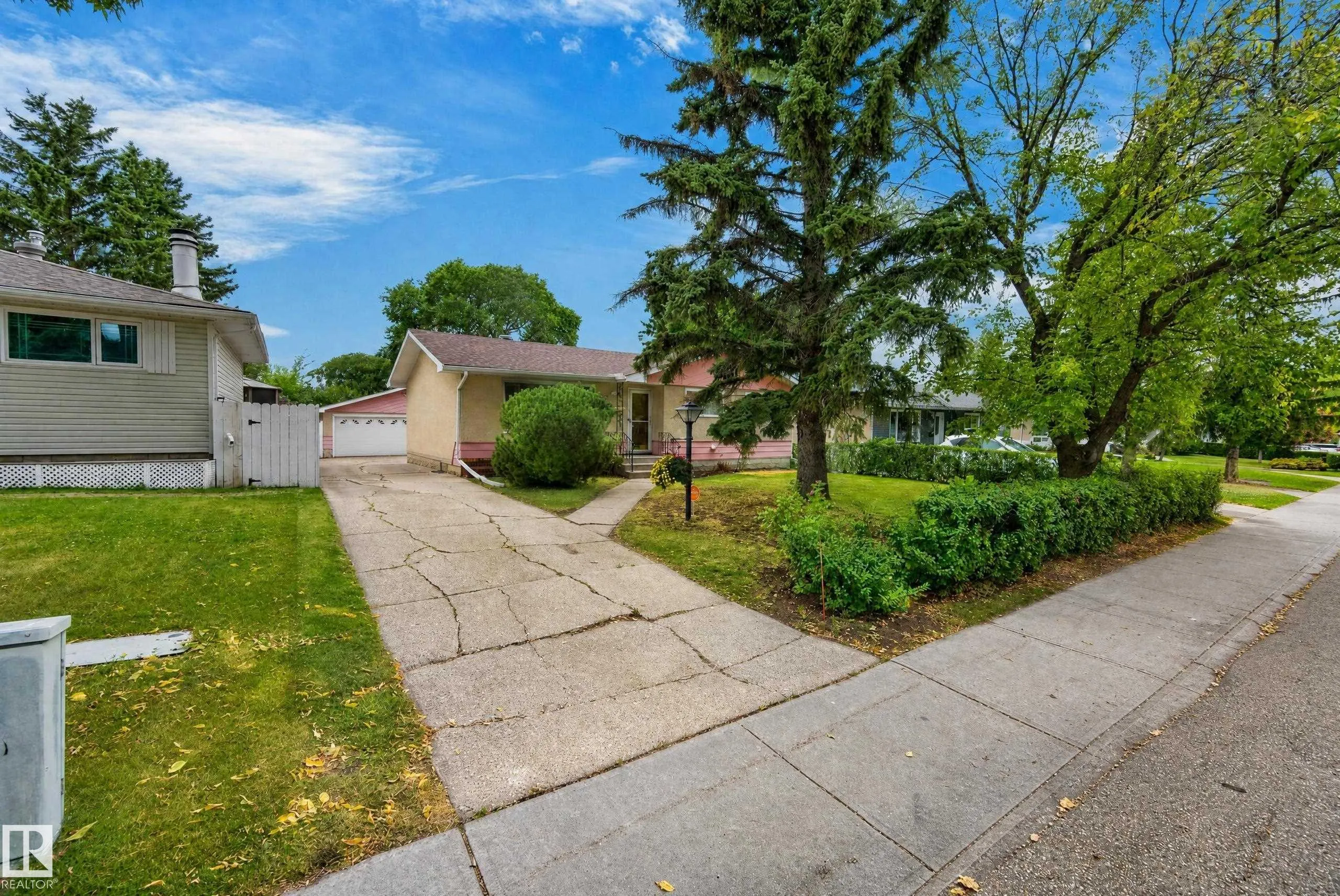 28 PEACOCK Drive