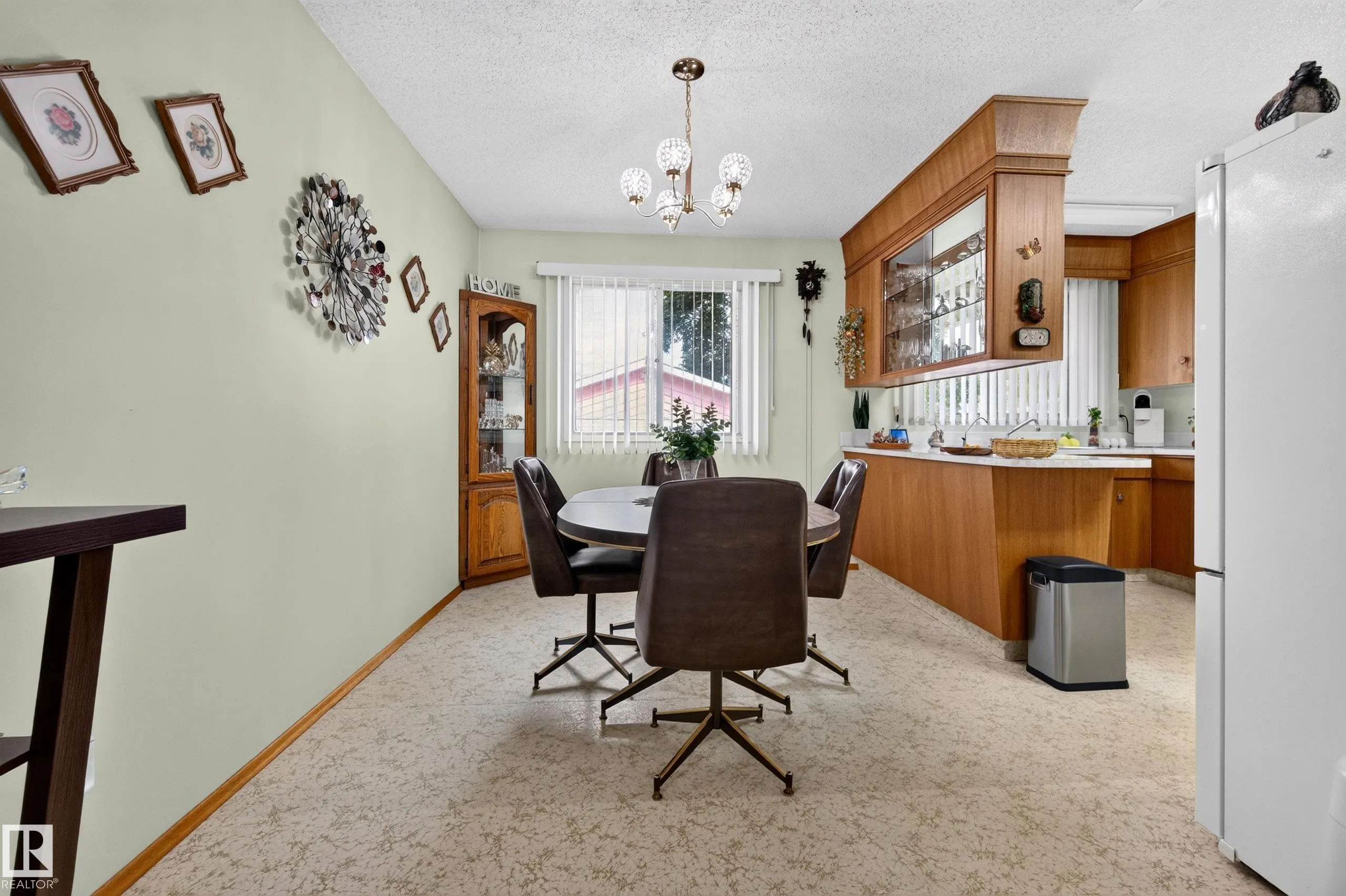 28 PEACOCK Drive