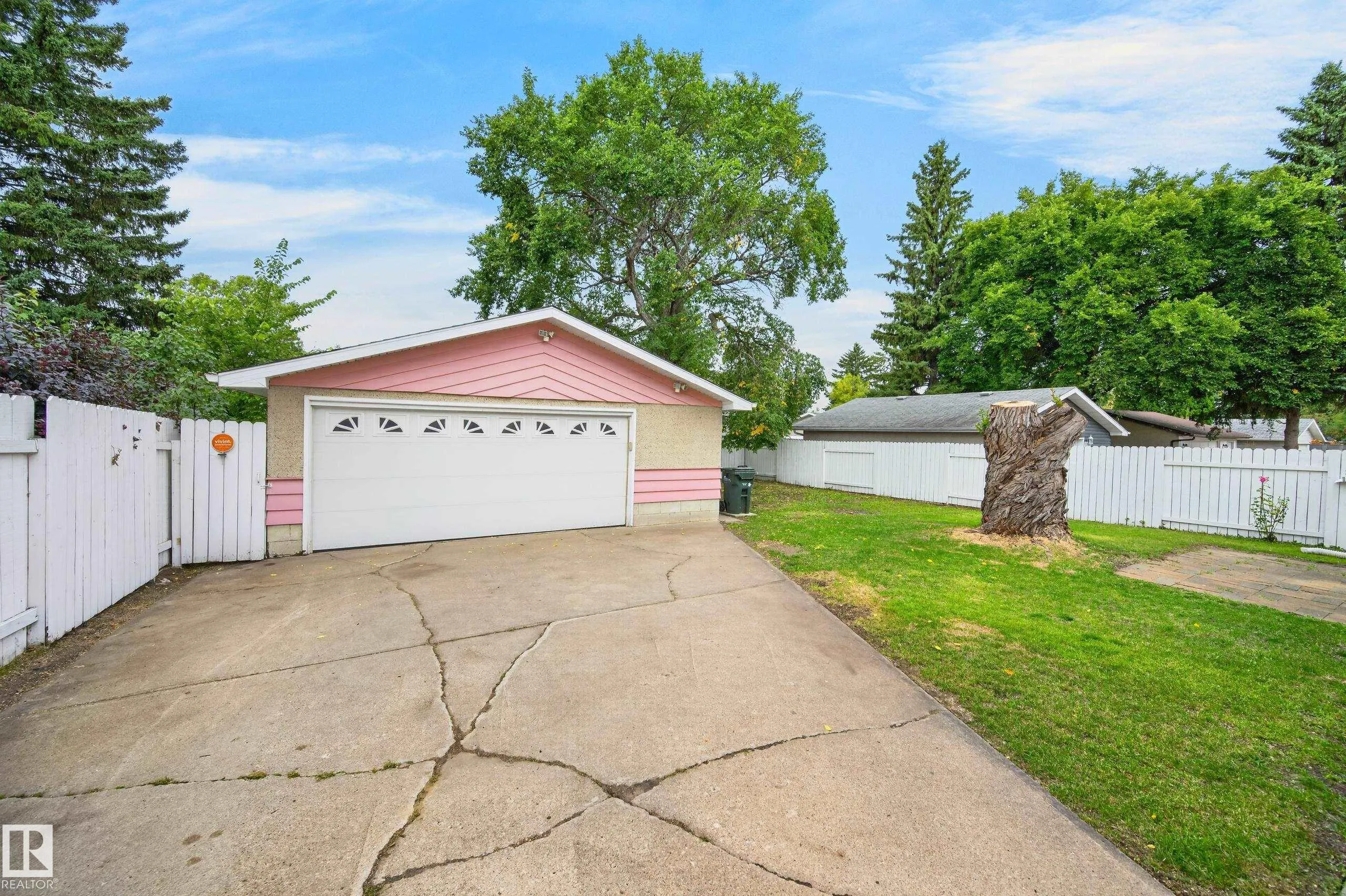28 PEACOCK Drive
