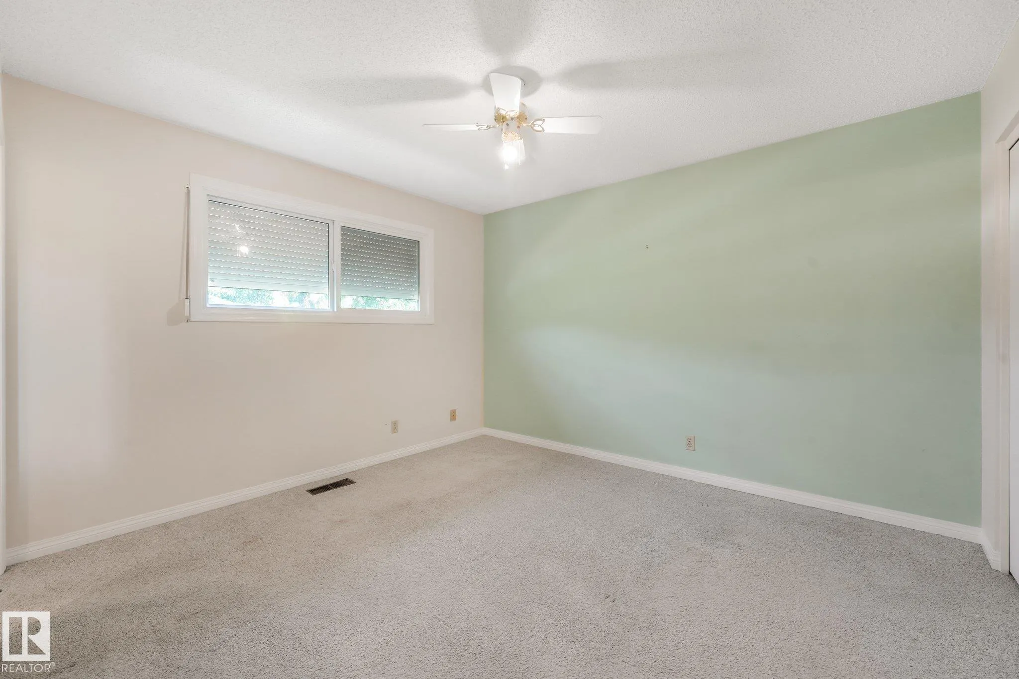 21 FLEETWOOD Crescent