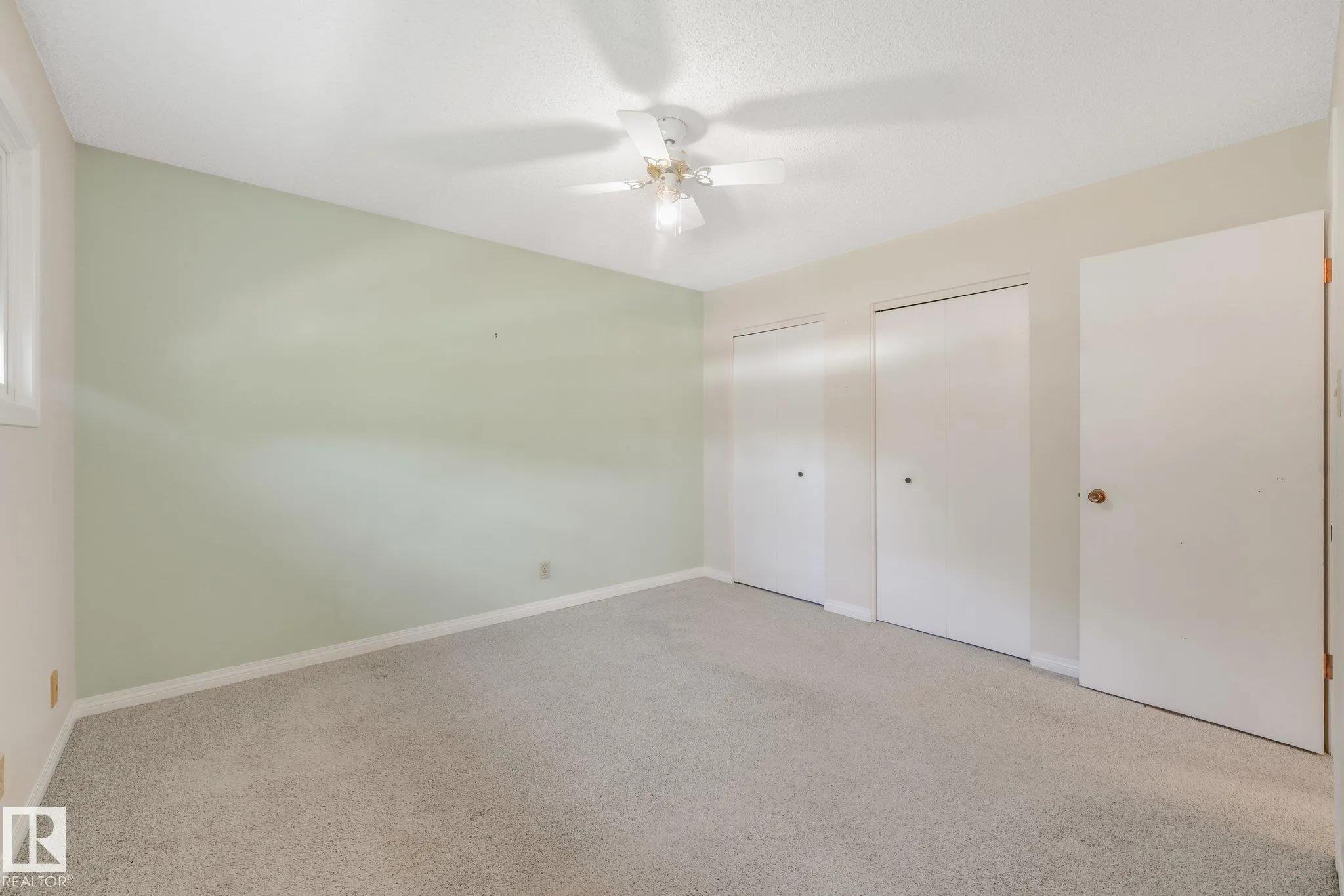 21 FLEETWOOD Crescent