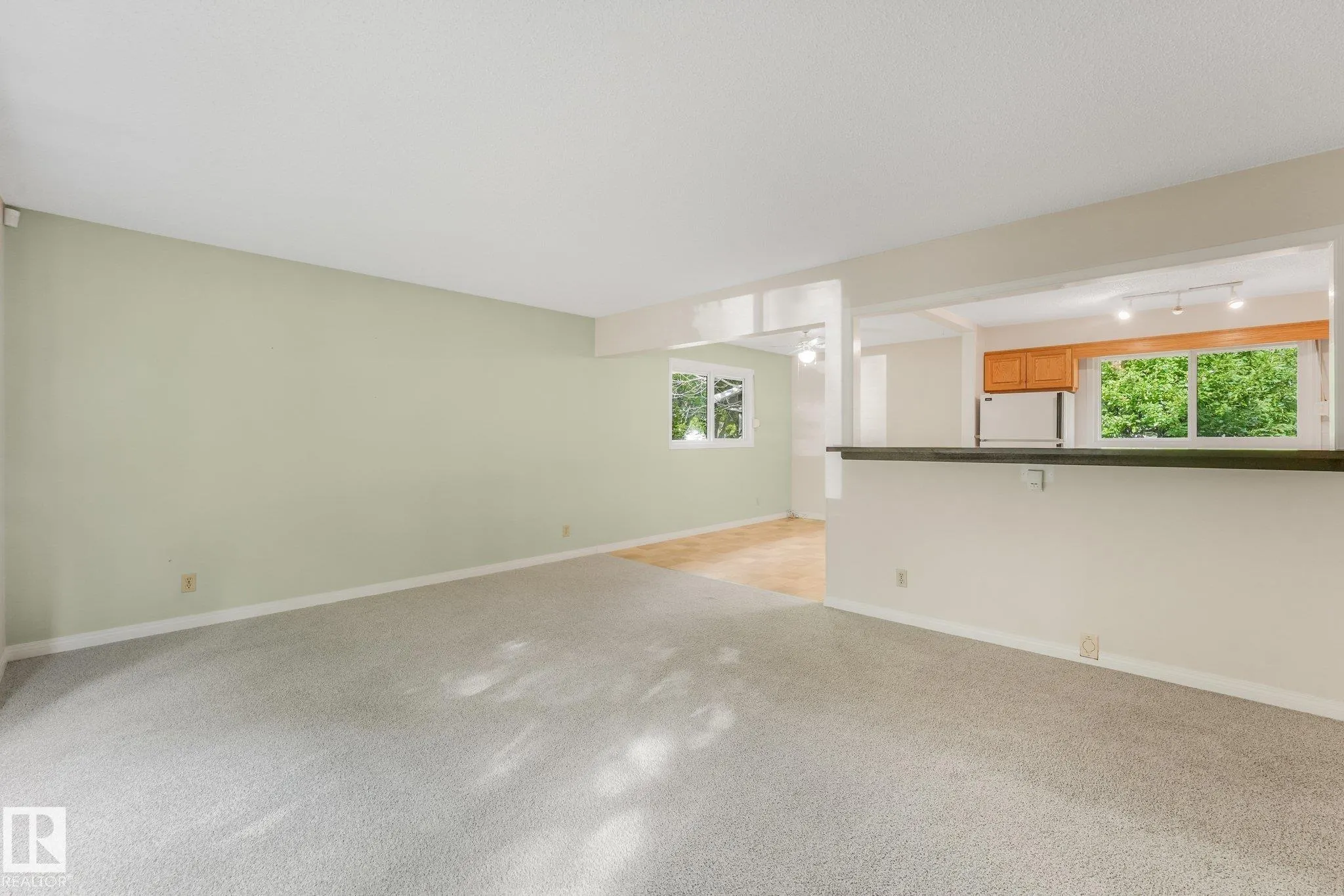 21 FLEETWOOD Crescent