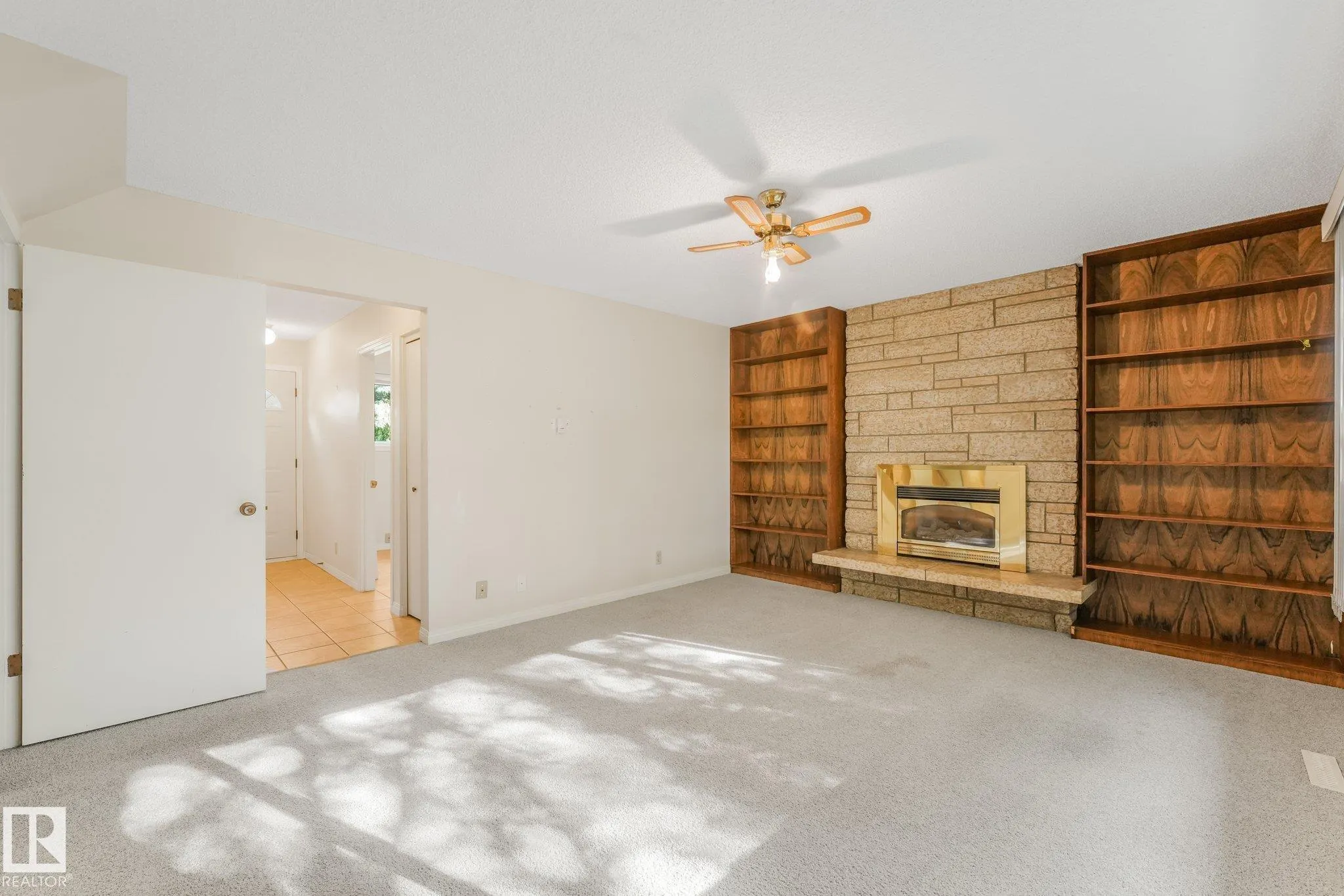 21 FLEETWOOD Crescent